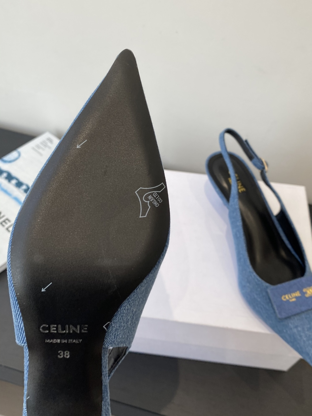 Celine CELINE思琳 2026春夏新款 凯旋门走秀款 高跟凉鞋