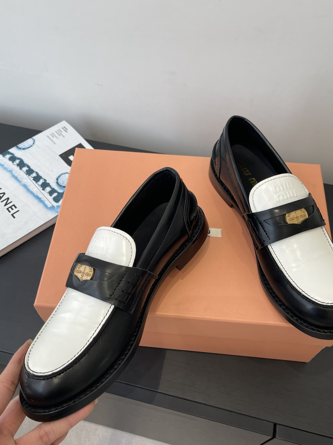 Miu Miu 缪缪 26ss春夏新款 幸运钱币系列 休闲鞋乐福鞋