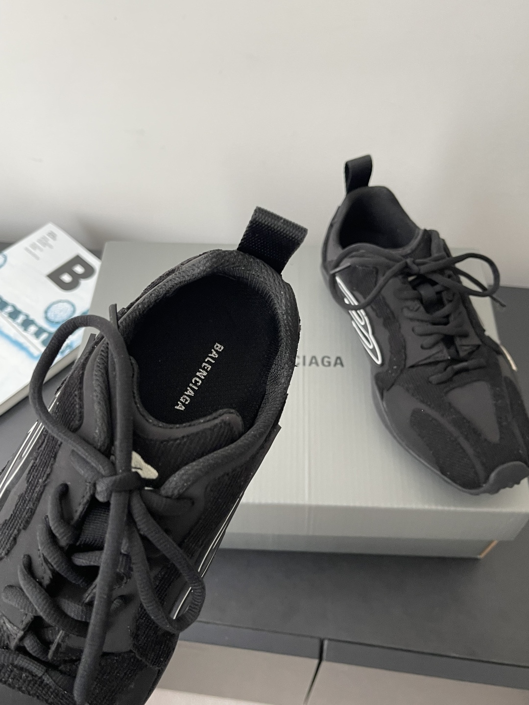 Balenciaga BALENCIAGA 巴黎世家 最新款 Monday Ultra 圆头系带 低帮 休闲鞋