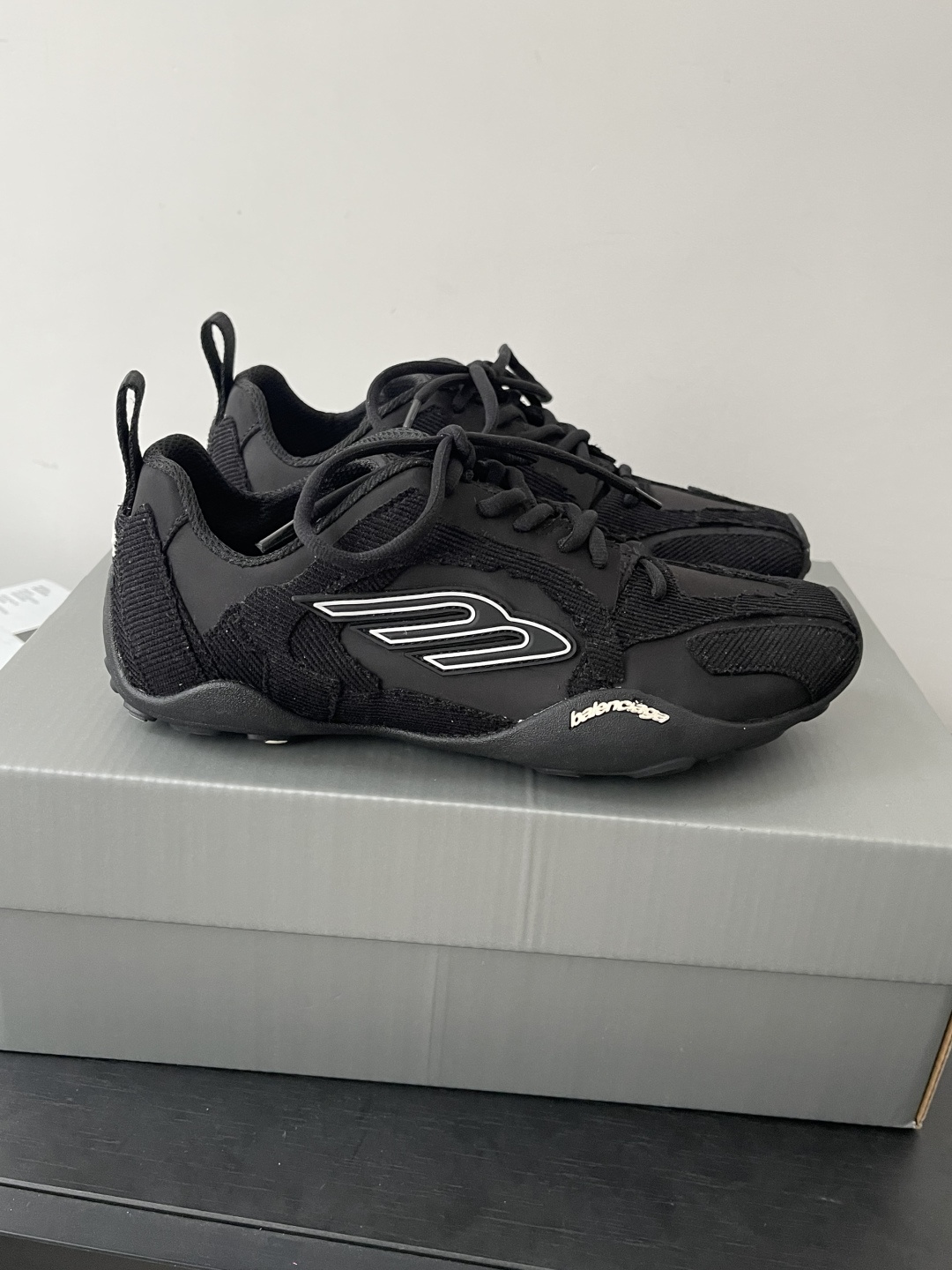 Balenciaga BALENCIAGA 巴黎世家 最新款 Monday Ultra 圆头系带 低帮 休闲鞋