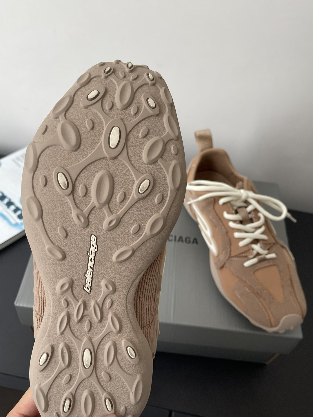 Balenciaga BALENCIAGA 巴黎世家 最新款 Monday Ultra 圆头系带 低帮 休闲鞋