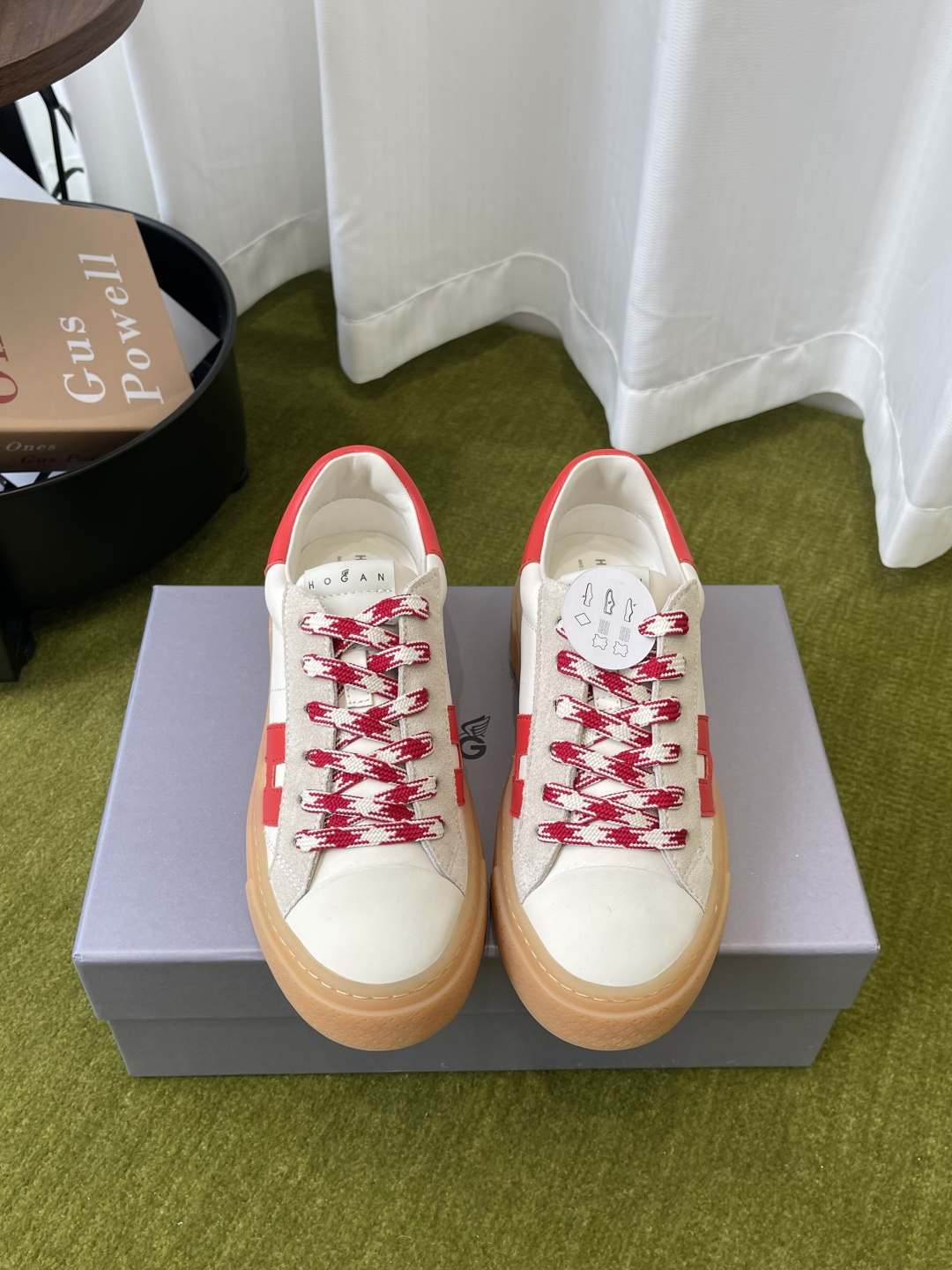 NO:725447,Hogan 26 new H-STRIPES series thick-soled biscuit shoes H-label retro-style sports and casual shoes, 5cm higher, unique with lightweight anti-slip soles, youthful and dynamic style, simple and versatile, soles with vertical strips and corrugated anti-slip grooves, made of soft Nappa cow leather, side H letter curves smooth, shoe mouth soft sponge filling, softly wraps the ankle, memory foam insole is cushioning and comfortable, mixed sheepskin lining, soft and anti-wear feet  IP foam outsole, increased height, light weight, excellent foot comfort, size 35-40 (custom-made 40), casual shoes/sports shoes, hogan, sneakers, cowhide, sheepskin19860909Hogan霍根 26新款 H-STRIPES系列 厚底 饼干鞋 H标复古风运动休闲鞋 增高5cm 以轻便的防滑鞋底独具一格 款式青春动感 简约百搭 鞋底设有竖条和波纹防滑凹槽 柔软的纳帕牛皮革制成 侧边H字母曲线流畅 鞋口柔软海绵填充 轻柔包裹踝部 记忆泡沫内底缓震舒适 内里混种羊皮 柔软防磨脚 鞋底IP发泡大底 增高、轻便,上脚舒适度绝佳 码数35-40（40定做）,休闲鞋/运动鞋,hogan,sneakers,cowhide,sheepskin,Women's Shoes