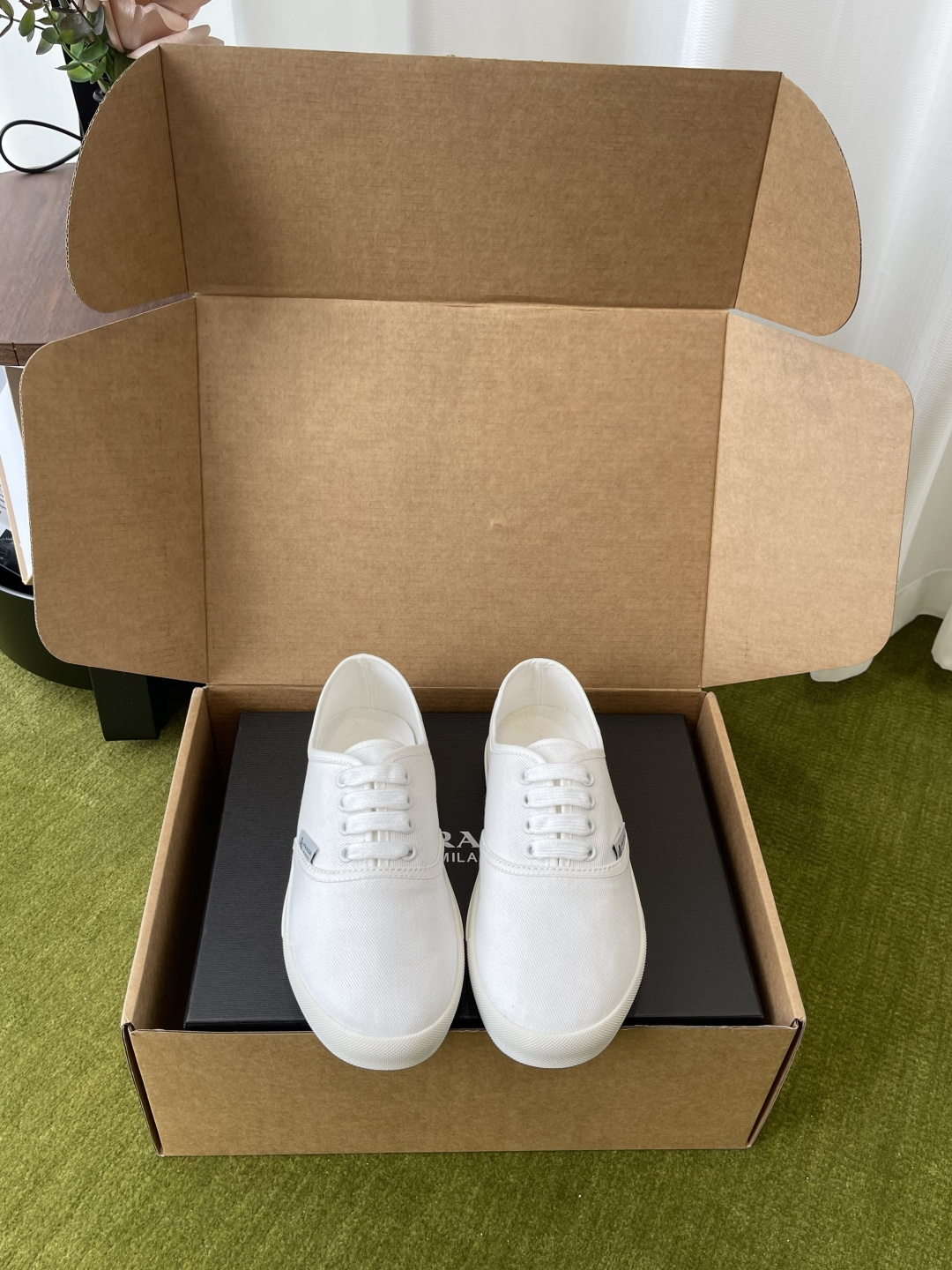 NO:725450,PRADA Spring and Summer 2026 Latest Retro Style Casual Shoes Canvas Loafers Super Many Star Fashion Bloggers Plant Catwalk Styles Full of Retro Fashion Casual and Versatile Fashionable and Casual Unique Taste Everyone Loves and Easy to Control It Will Conquer You Every Year Wear It Casual and Fashionable No Mistakes The upper foot is simple and handsome The upper is made of imported high-density canvas The lining is mixed sheepskin The original non-slip rubber outsole  Size 35-40 (40 41 customized), casual shoes/sports shoes, prada, prada, loafers, sneakers, sheepskin19860909PRADA 普拉达 2026春夏最新 复古联系休闲鞋帆布鞋乐福鞋  超多明星时尚博主种草 走秀款 复古感时髦满满 随意百搭 时尚休闲 独到味道人人都爱也轻松驾驭 每年都会爆足以征服你 穿上它 休闲时髦 两不失误 上脚简单帅气 鞋面采用进口高密度帆布 内里混种羊皮 原版防滑橡胶大底 码数35-40（40 41定做）,休闲鞋/运动鞋,prada,prada,loafers,sneakers,sheepskin,Women's Shoes