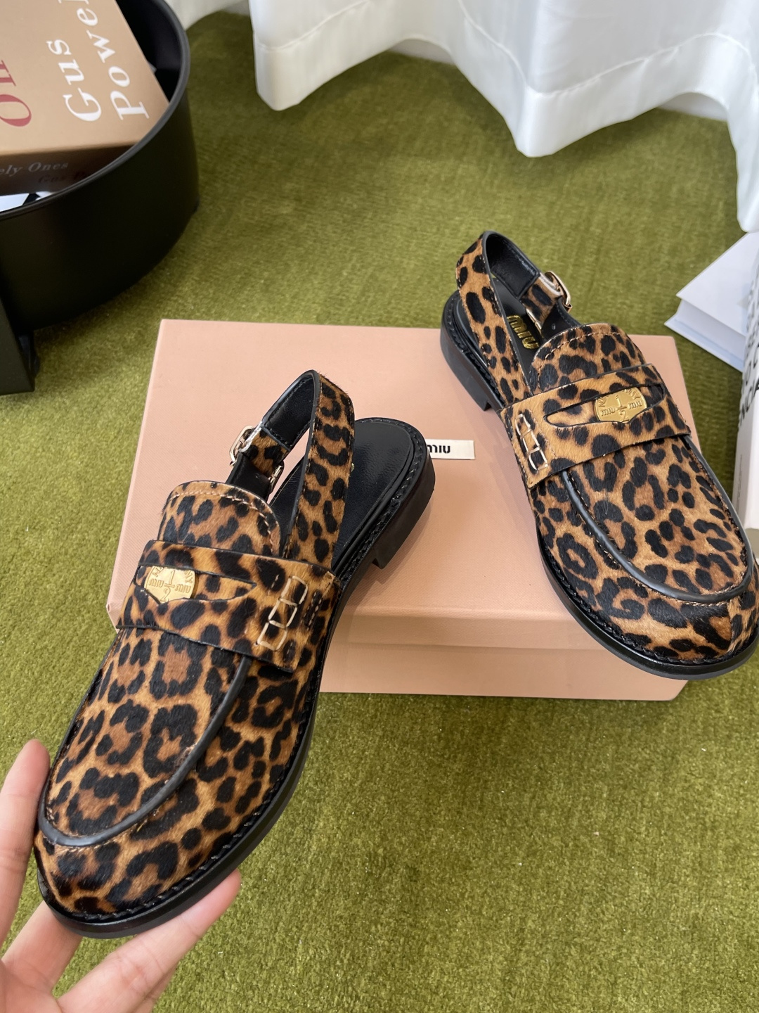 Miu Miu MiuMiu 缪缪 2026ss春夏新款 钱币乐福鞋 后空半包凉鞋
