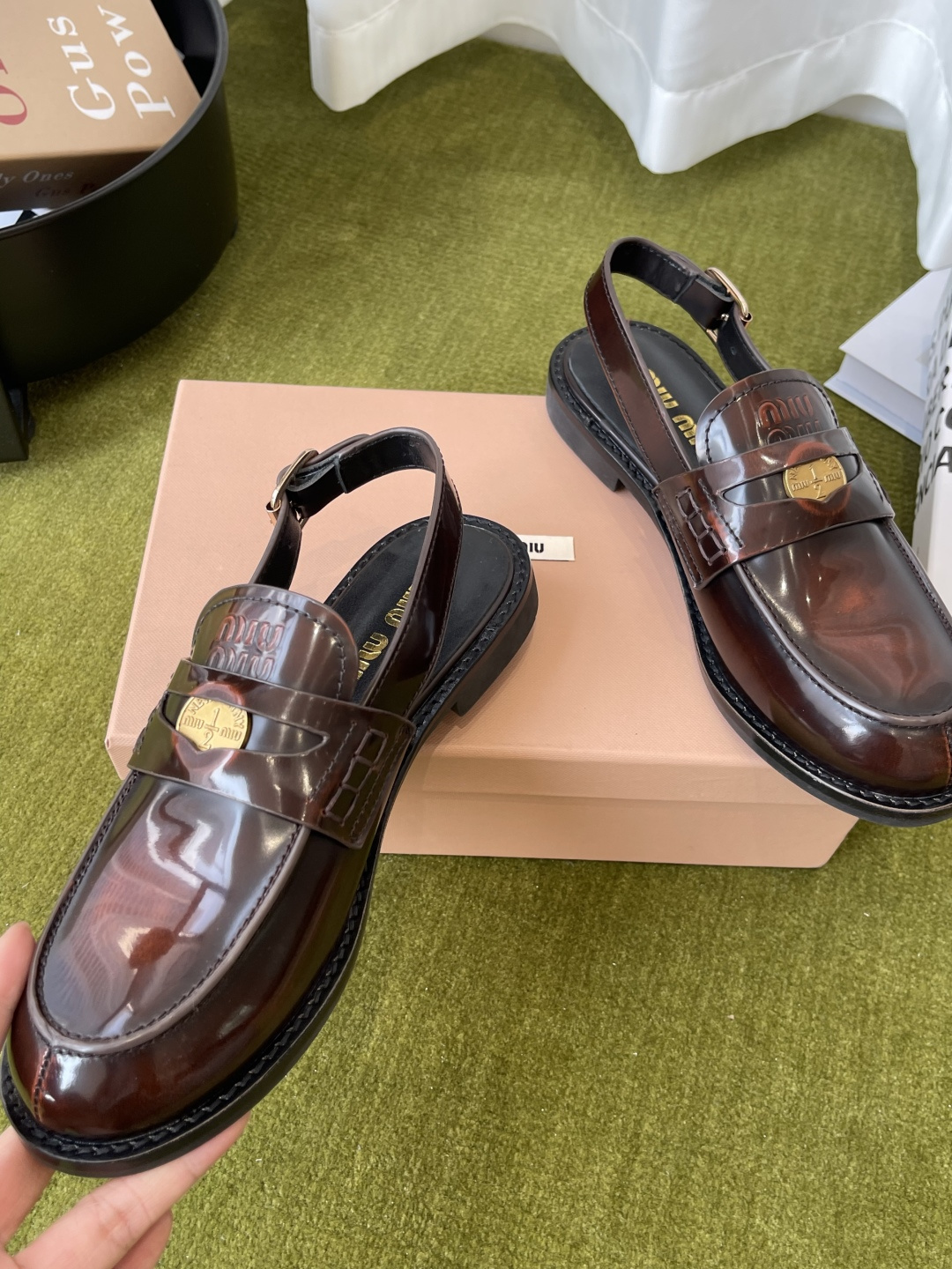 Miu Miu MiuMiu 缪缪 2026ss春夏新款 钱币乐福鞋 后空半包凉鞋