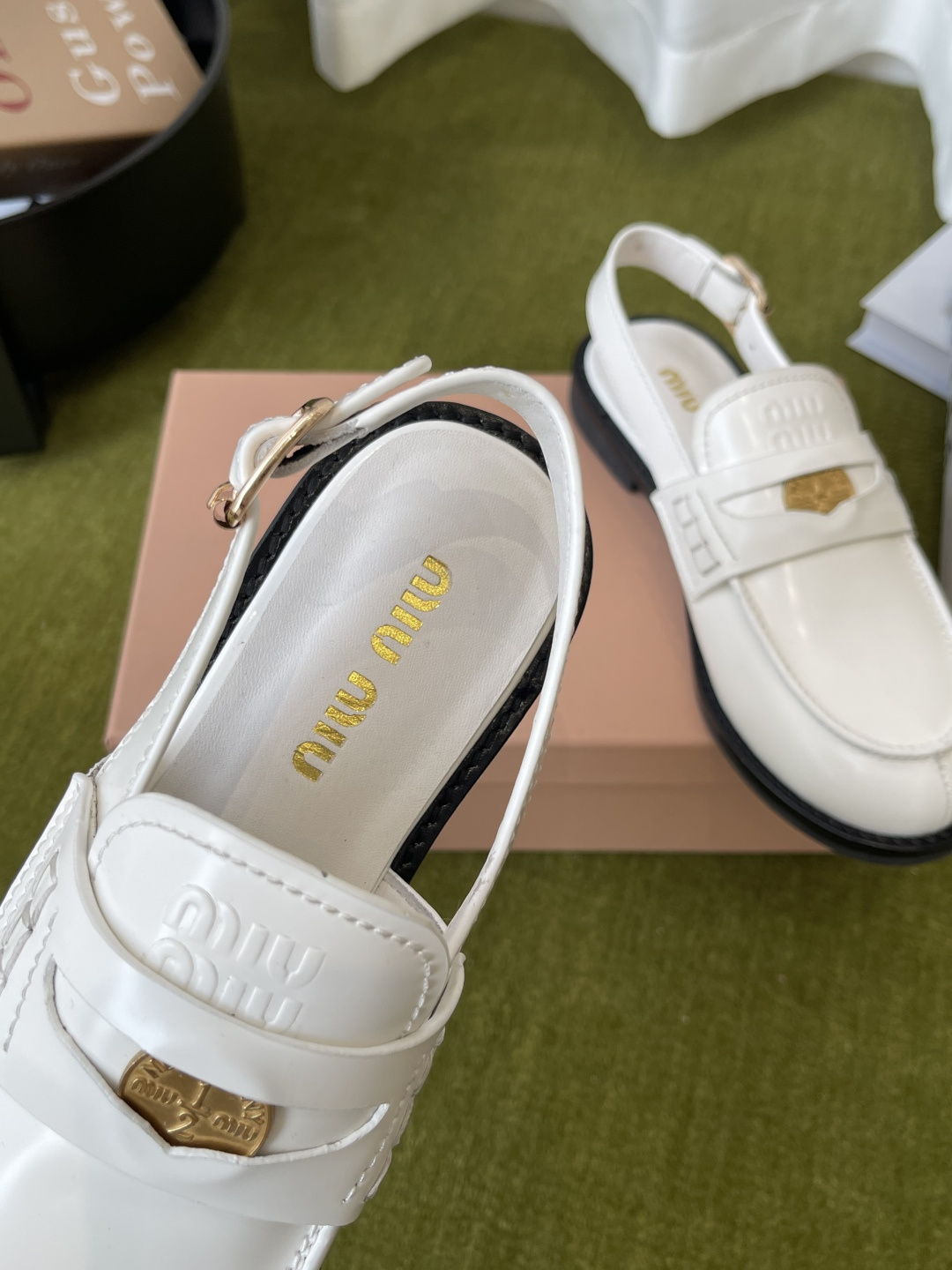 Miu Miu MiuMiu 缪缪 2026ss春夏新款 钱币乐福鞋 后空半包凉鞋