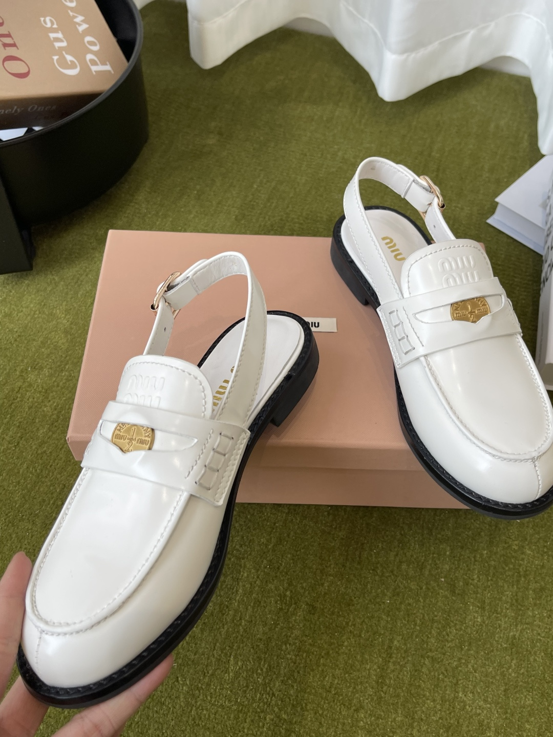 Miu Miu MiuMiu 缪缪 2026ss春夏新款 钱币乐福鞋 后空半包凉鞋