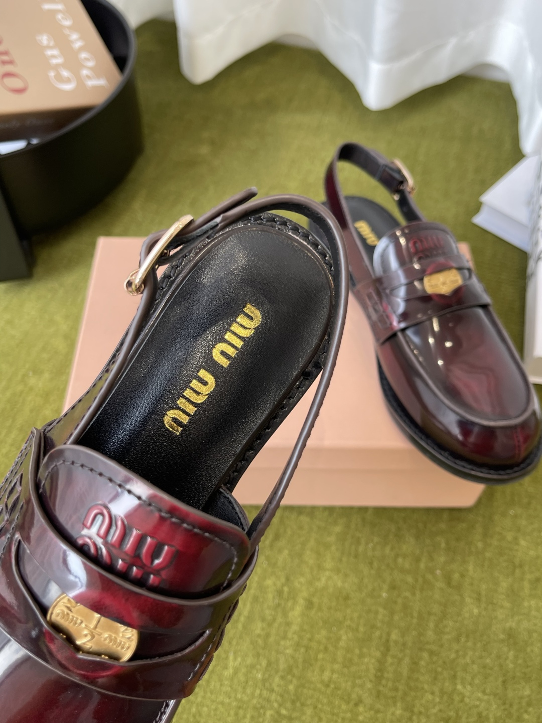 Miu Miu MiuMiu 缪缪 2026ss春夏新款 钱币乐福鞋 后空半包凉鞋