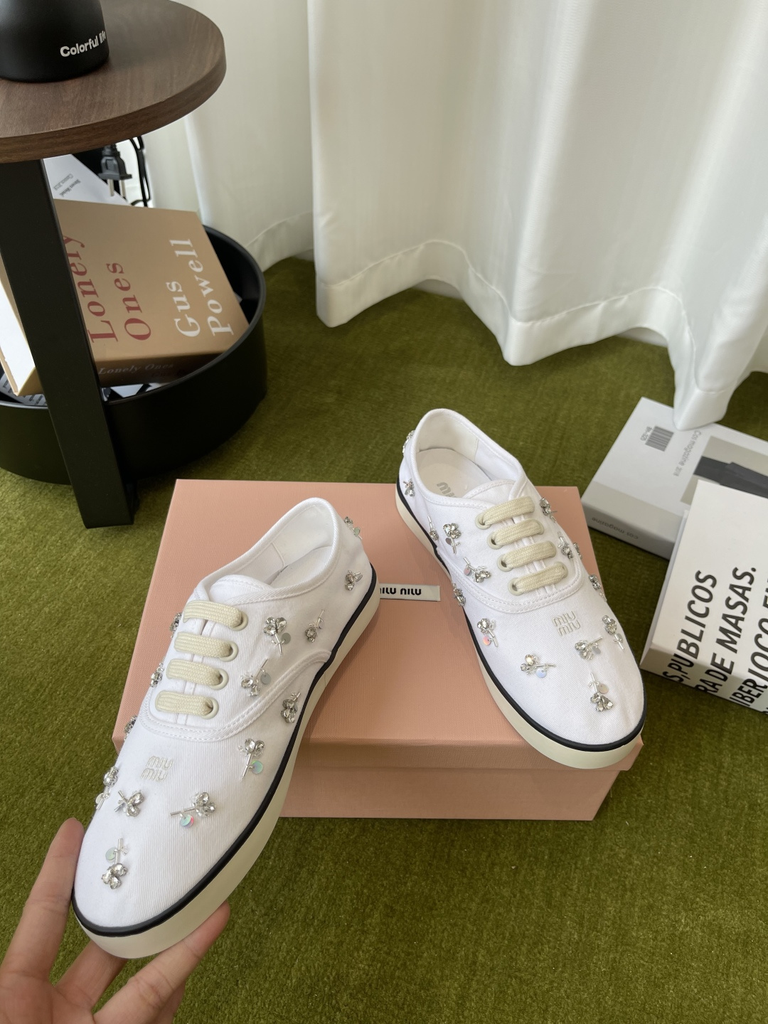Miu Miu Miu 缪缪 26ss早春最新款 水钻 刺绣帆布鞋