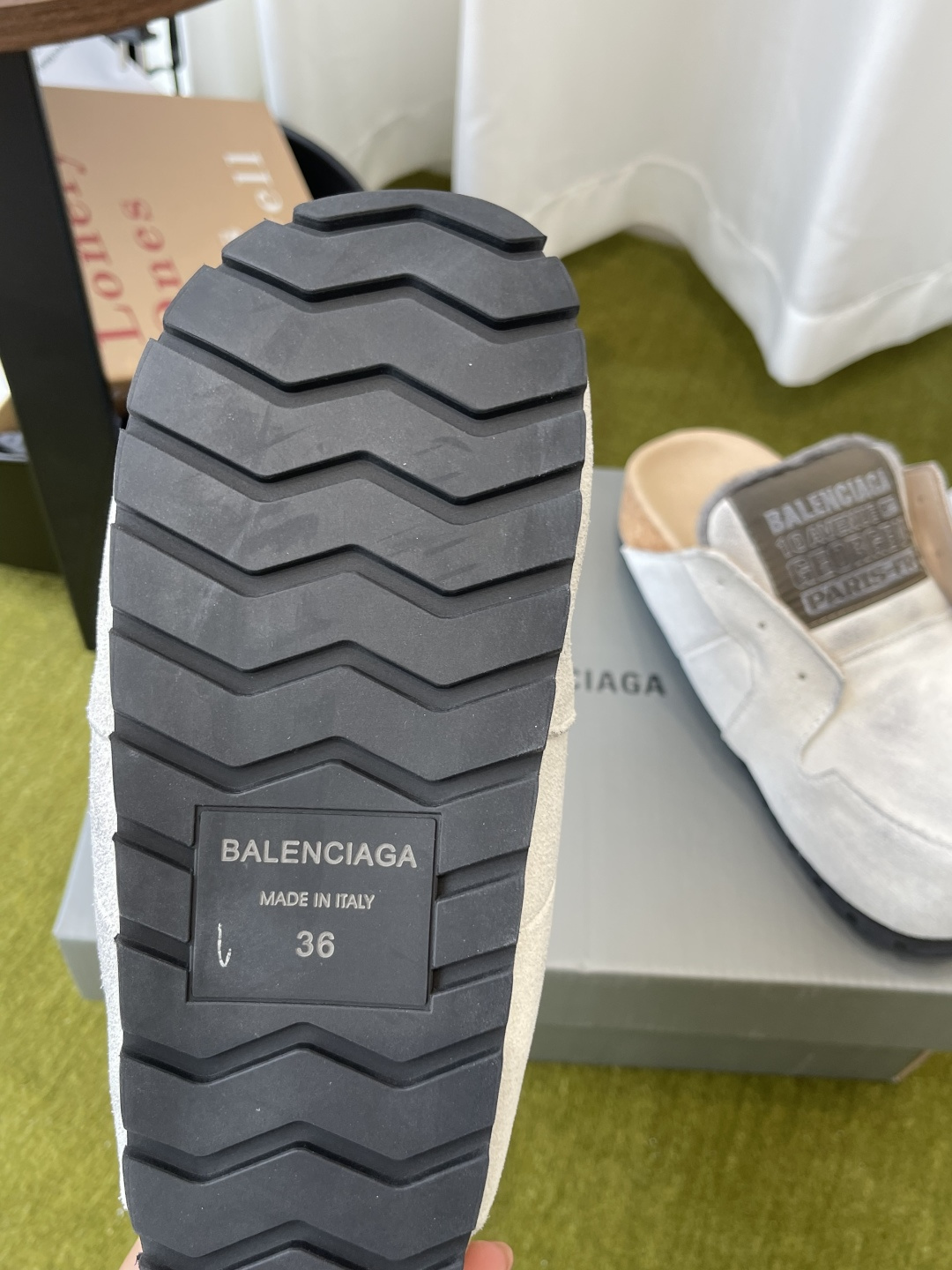 Balenciaga 女320 Balenciaga 巴黎世家 26春穆勒博肯半拖鞋 Dumbo Mule 慵懒风