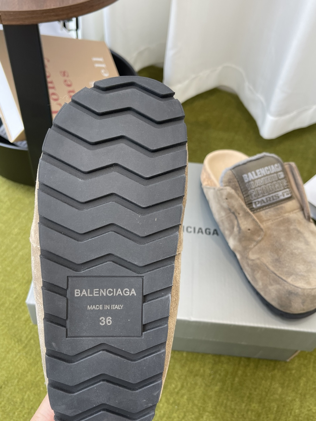 Balenciaga 女320 Balenciaga 巴黎世家 26春穆勒博肯半拖鞋 Dumbo Mule 慵懒风