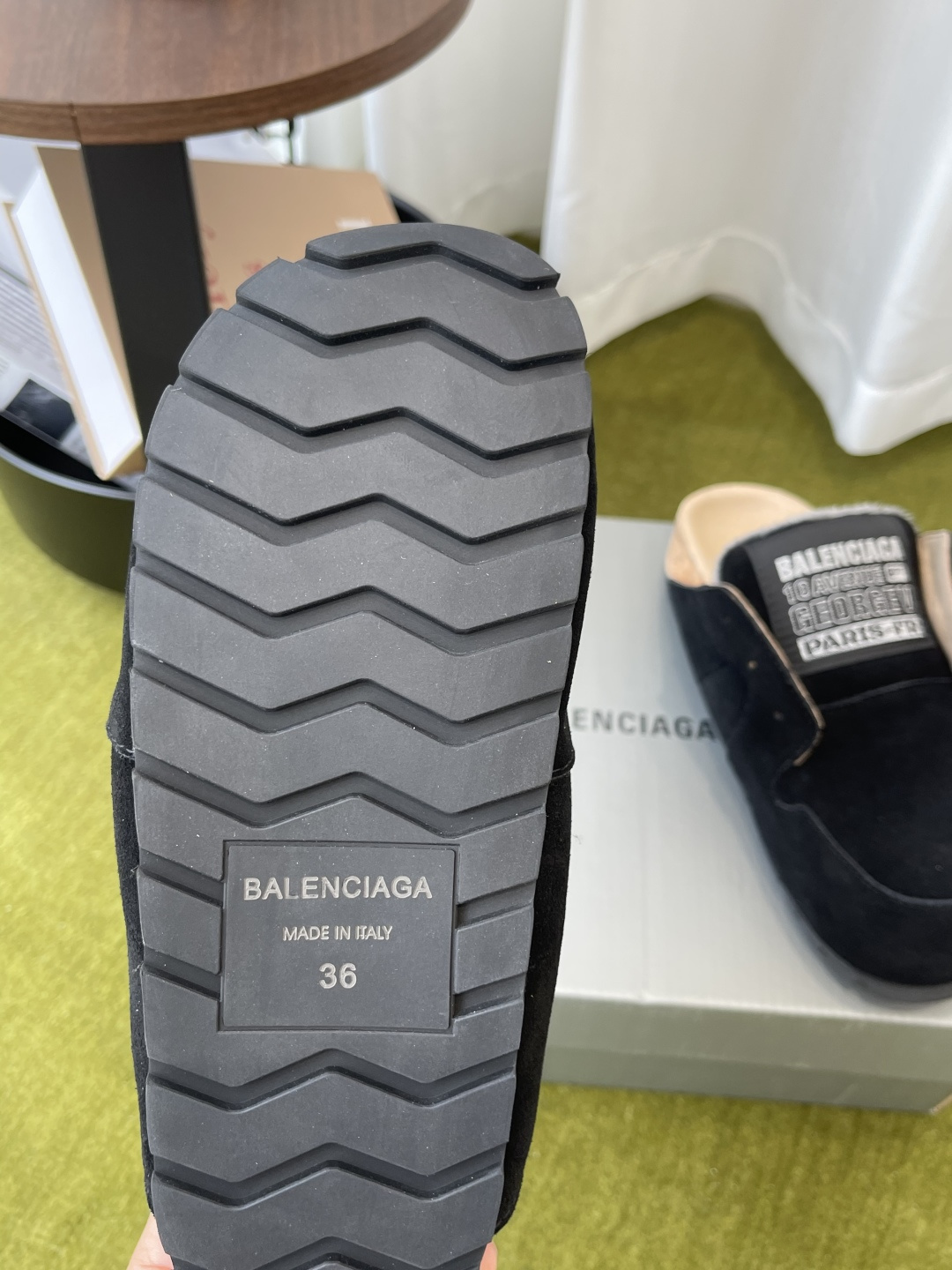 Balenciaga 女320 Balenciaga 巴黎世家 26春穆勒博肯半拖鞋 Dumbo Mule 慵懒风