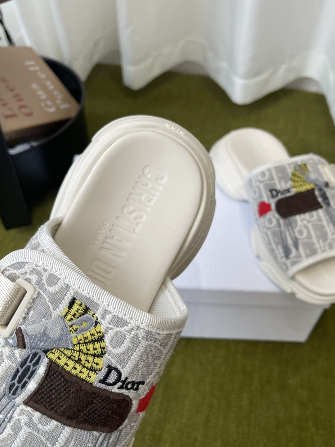 Dior 迪奥 26ss 马年生肖款 春夏新款 D字刺绣厚底运动拖鞋