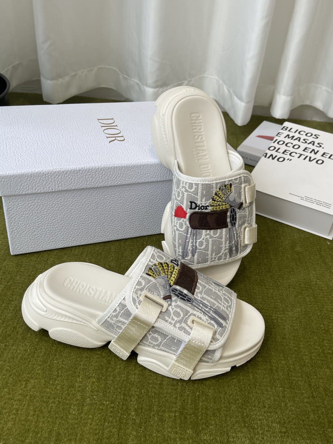 Dior 迪奥 26ss 马年生肖款 春夏新款 D字刺绣厚底运动拖鞋