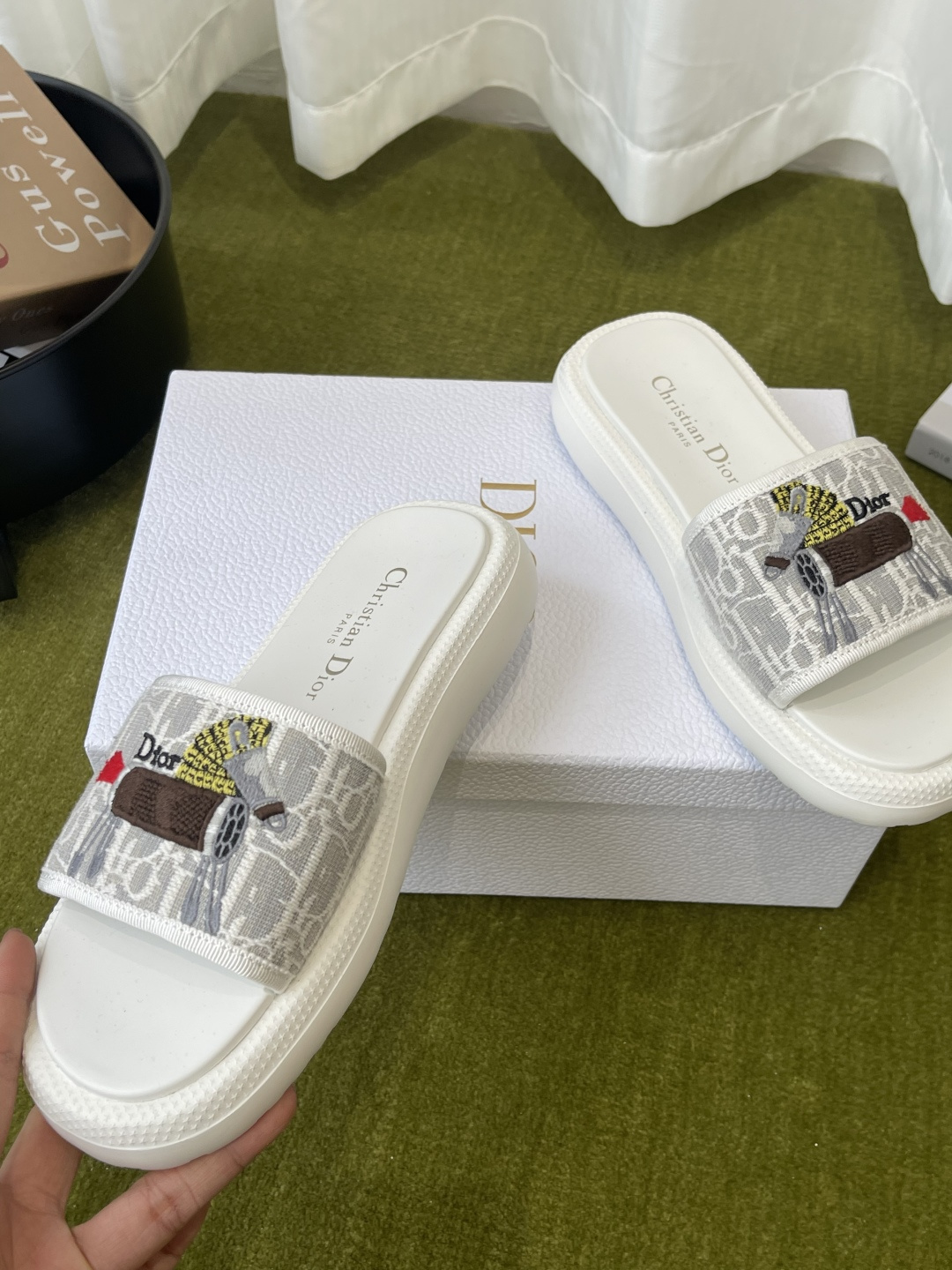 Dior 迪奥 26ss 马年生肖款 春夏新款 D字刺绣厚底运动拖鞋