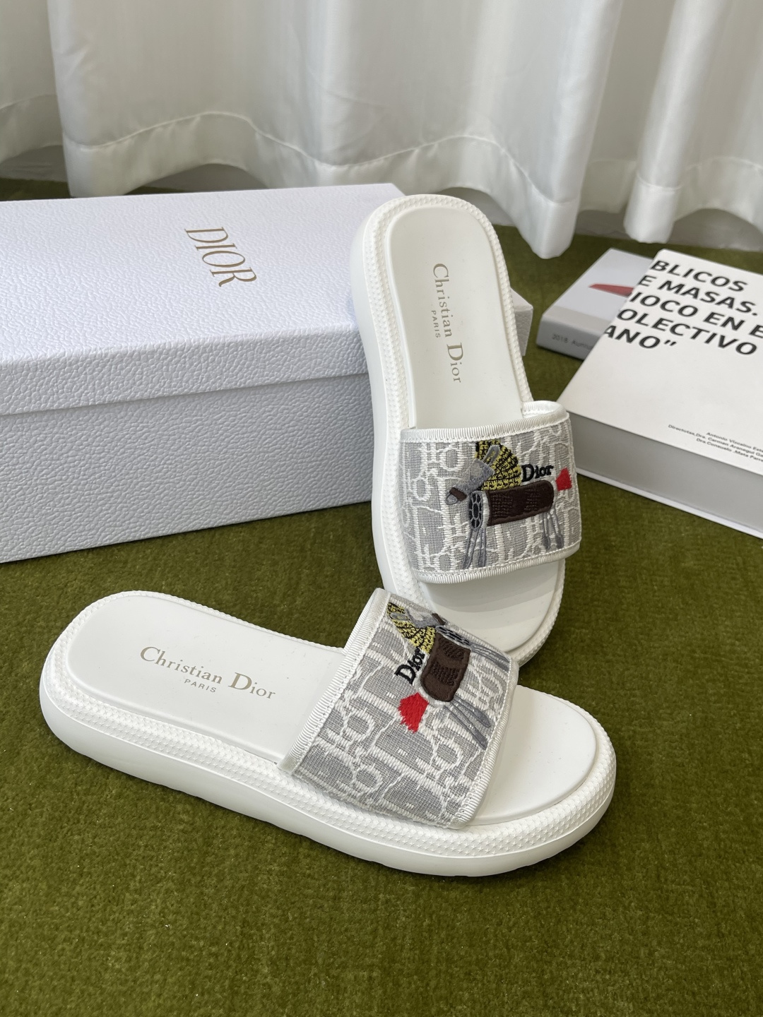 Dior 迪奥 26ss 马年生肖款 春夏新款 D字刺绣厚底运动拖鞋