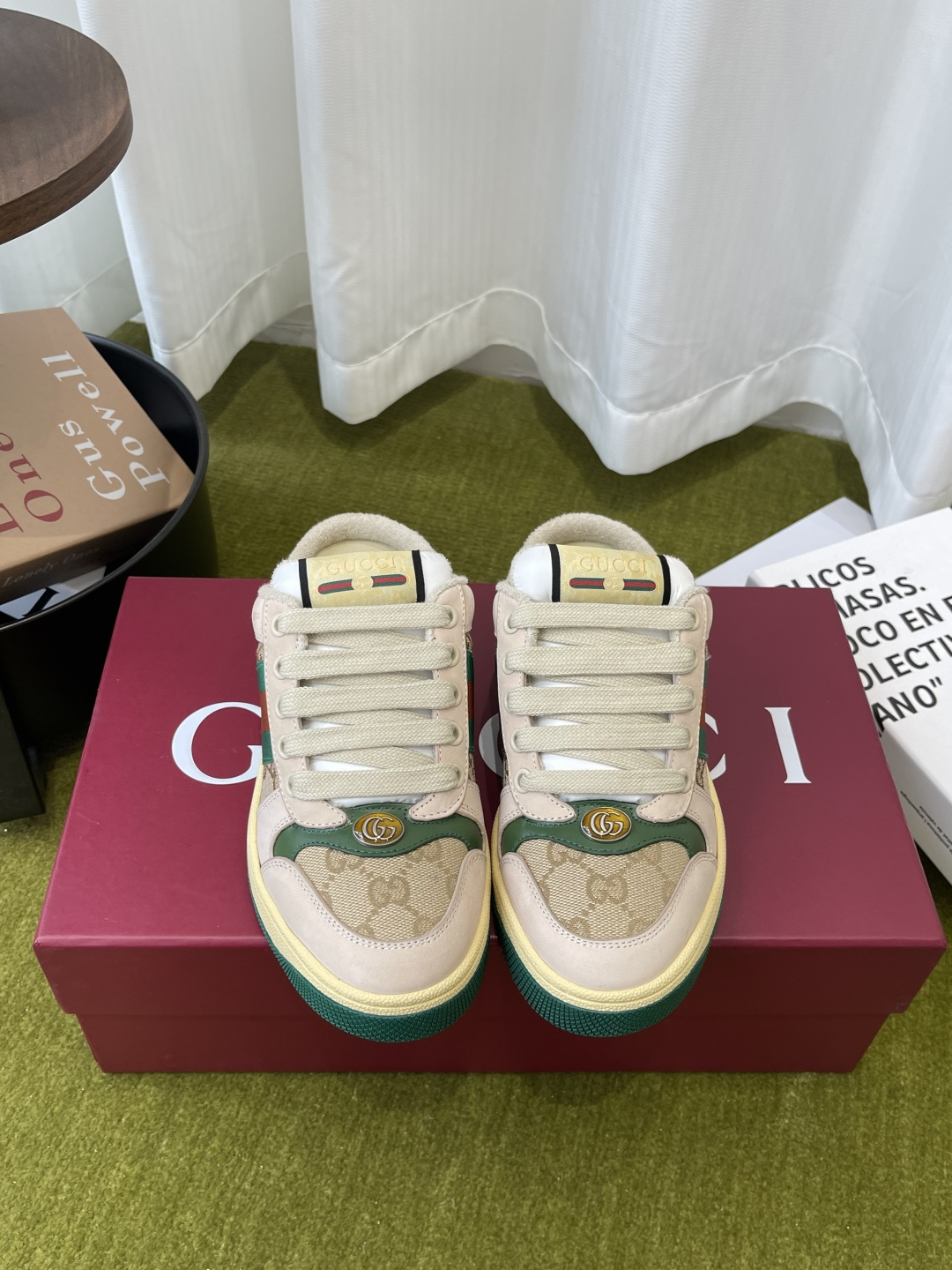 NO:784242,Women's Gucci Gucci Latest Color Screener Series Dirty Shoes Casual Sports Shoes Half Flip Flops This Screener series sports shoes are crafted using hand-made gradient silk printing technology. Drawing inspiration from the inkjet effect, the new eye-catching design is decorated with red and green webbing on the side and cleverly embellished with Gucci retro logo labels. The fabric is original imported first-layer cowhide. The inner lining is original customized terry velvet lining. The original molded TPU outsole. Size:  Women's 35-40 (40 custom-made), casual shoes/sports shoes, gucci, gucci, sneakers, cowhide19860909女款Gucci古驰 最新配色 Screener系列 脏脏鞋休闲 运动鞋 半拖 这款Screener系列运动鞋匠心选用手工渐变绢印印花工艺 从喷绘效果中汲取灵感 焕新呈献亮眼设计 侧面饰红绿织带 巧妙点缀Gucci复古标识标签 面料原版进口头层牛皮 内里原版定制毛巾绒里 原版开模TPU大底 码数: 女款35-40（40定做）,休闲鞋/运动鞋,gucci,gucci,sneakers,cowhide,Women's Shoes