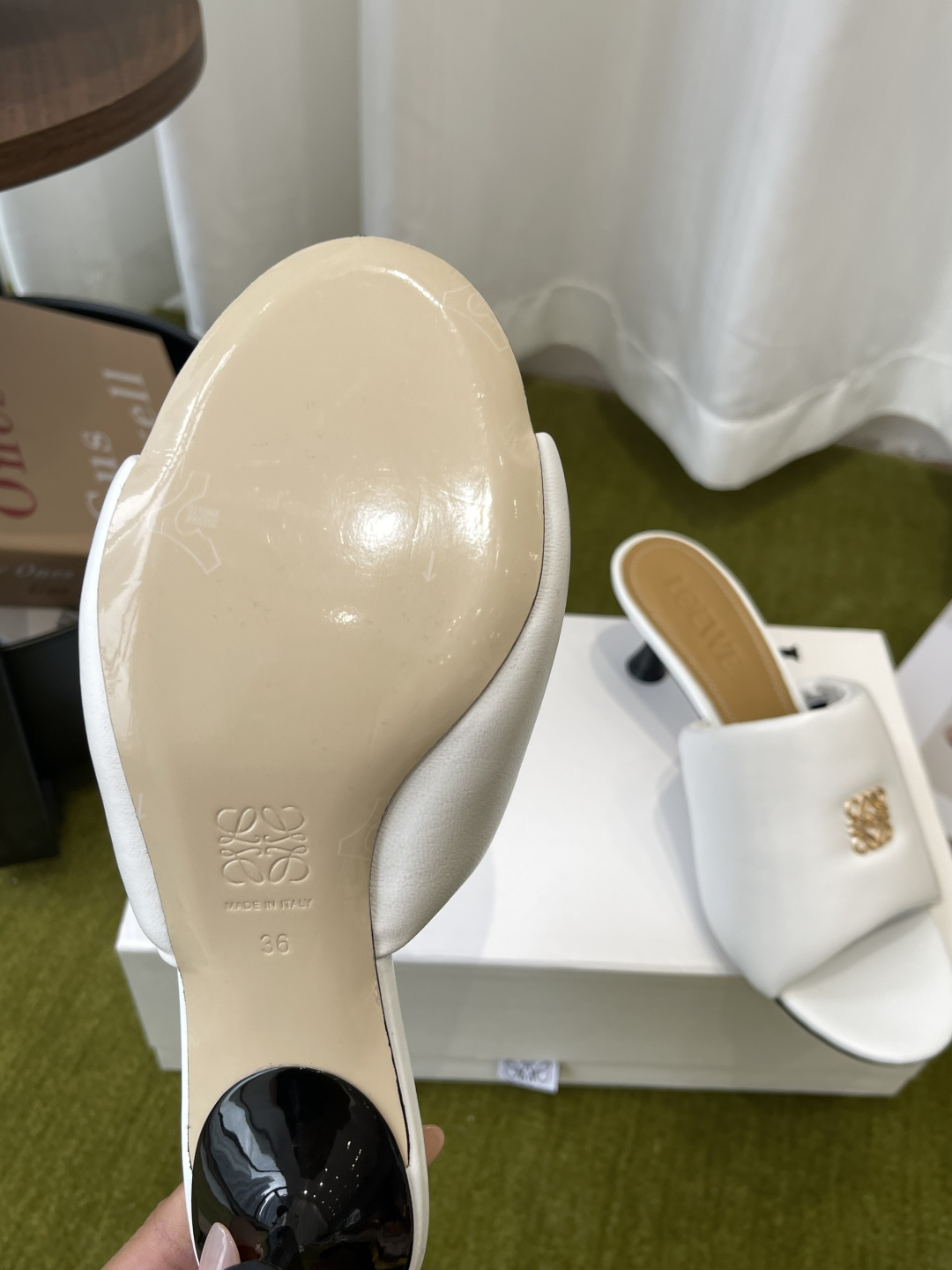 Loewe 罗意威 26ss春夏最新款 面包拖鞋