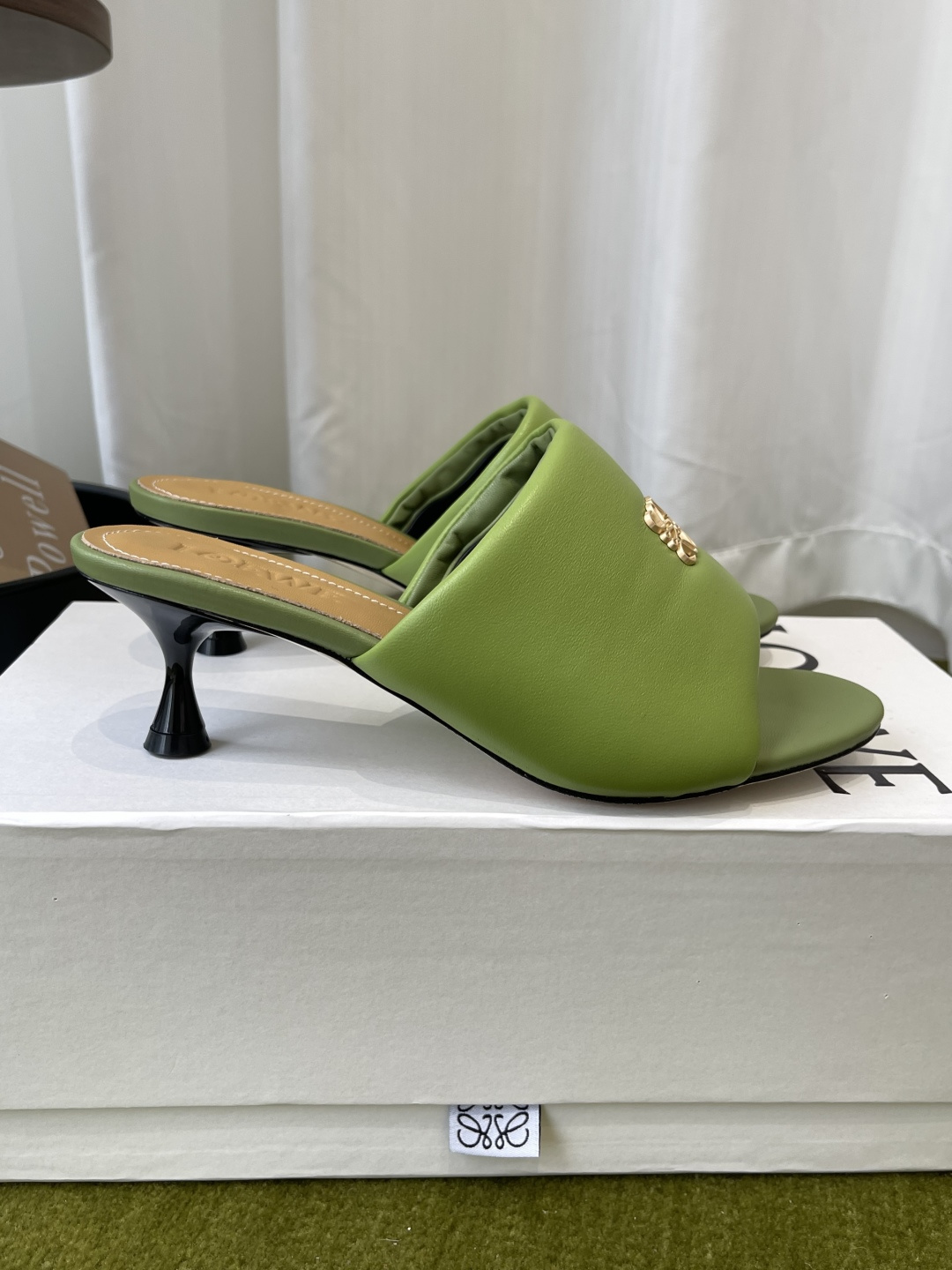 Loewe 罗意威 26ss春夏最新款 面包拖鞋