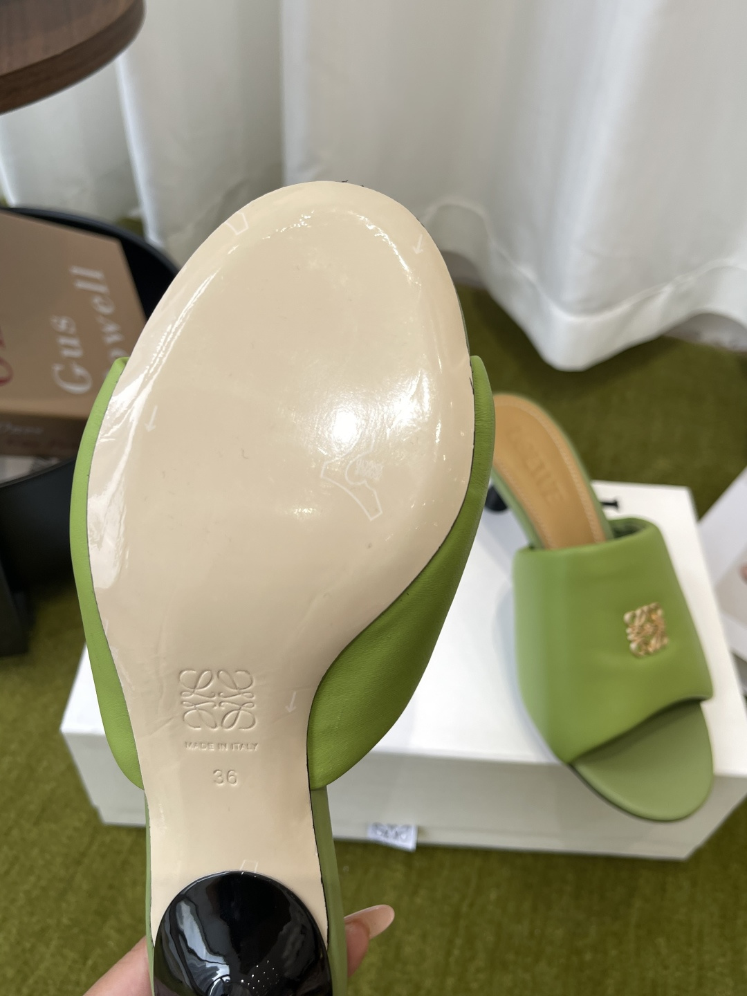 Loewe 罗意威 26ss春夏最新款 面包拖鞋