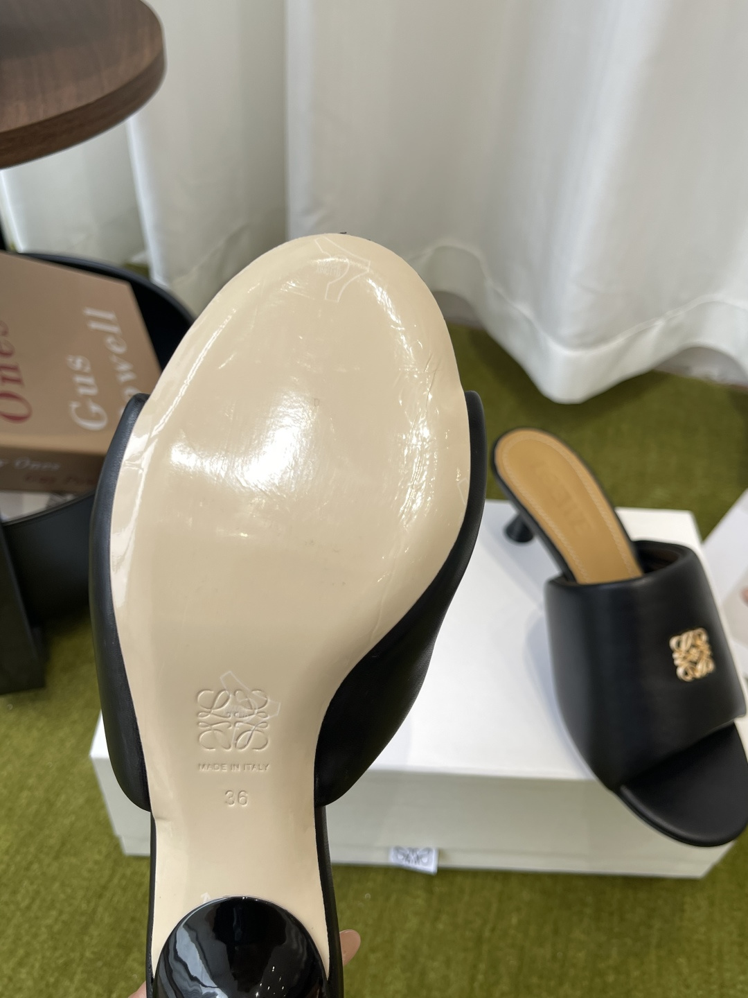 Loewe 罗意威 26ss春夏最新款 面包拖鞋