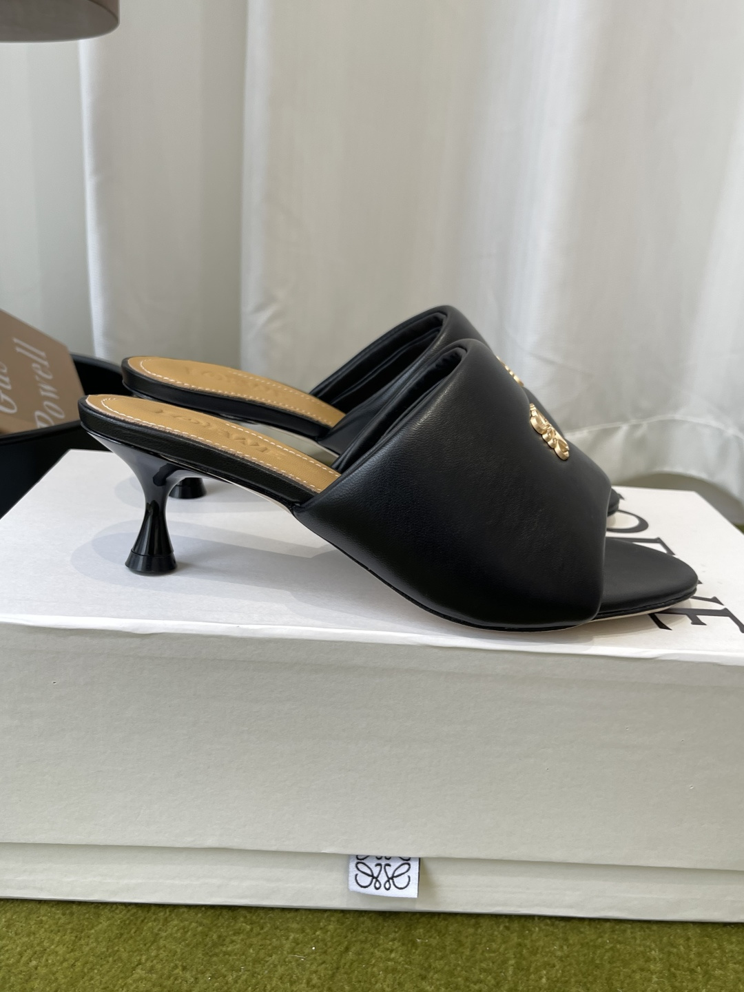 Loewe 罗意威 26ss春夏最新款 面包拖鞋