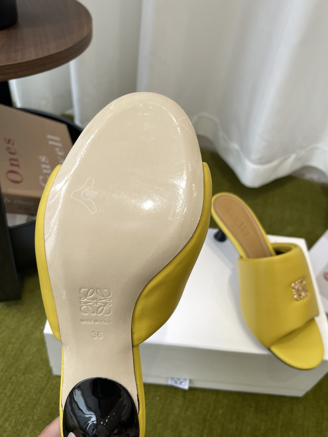 Loewe 罗意威 26ss春夏最新款 面包拖鞋