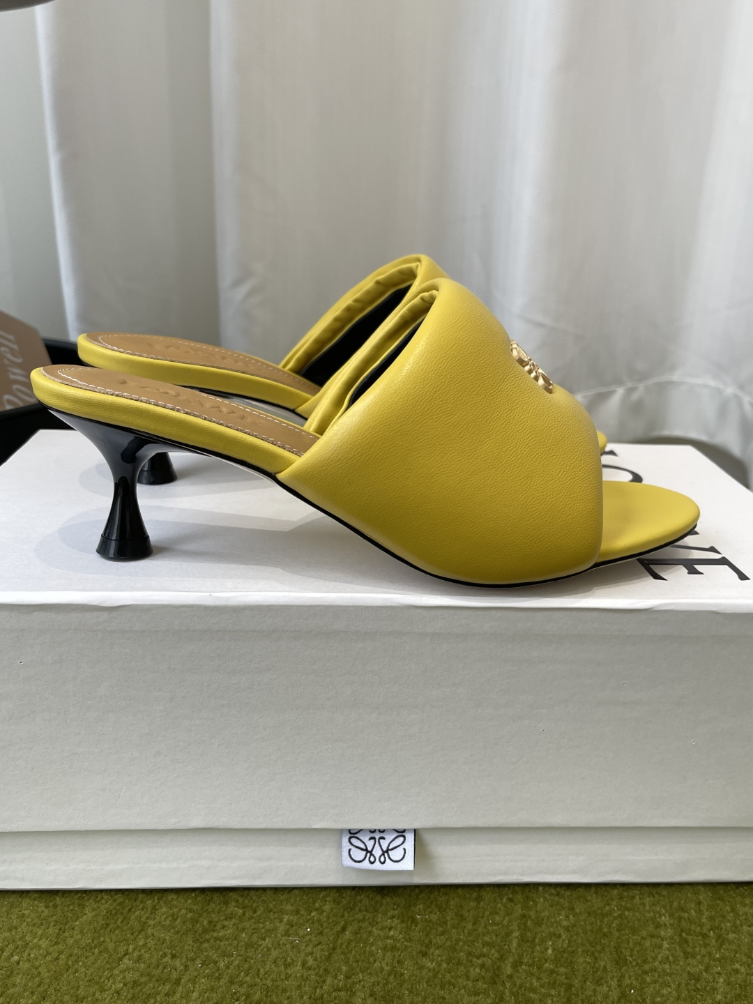 Loewe 罗意威 26ss春夏最新款 面包拖鞋