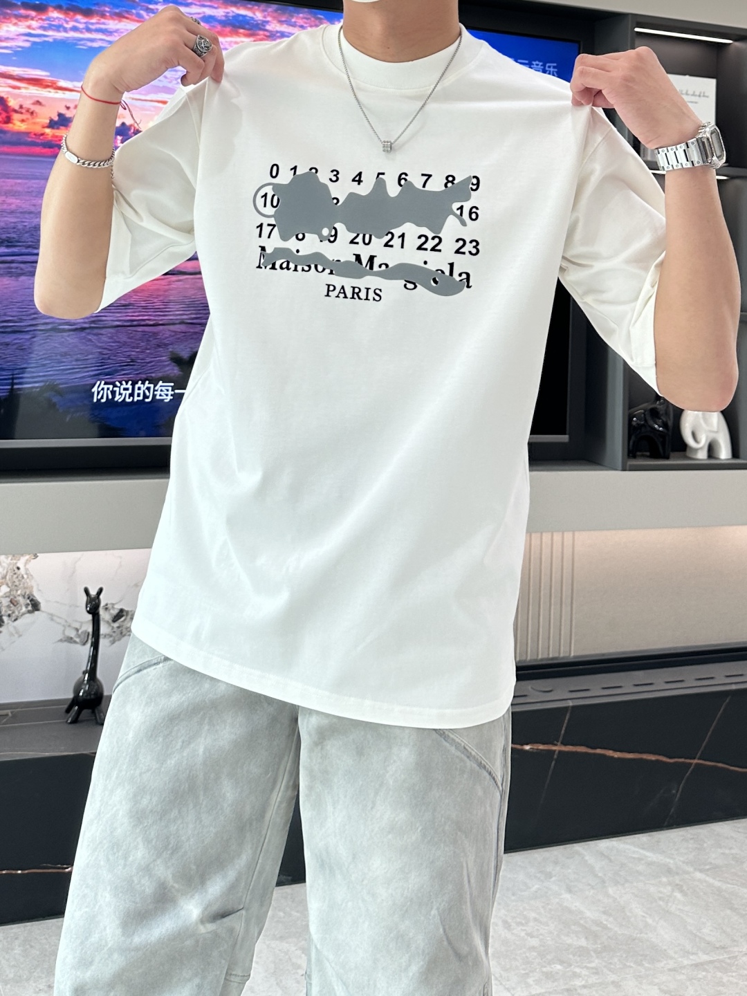 
马吉拉
2025春夏款/官网同步
面料采用纯棉精梳棉面料，上身版型超正！日常百搭，衣橱必备单品！☄️
