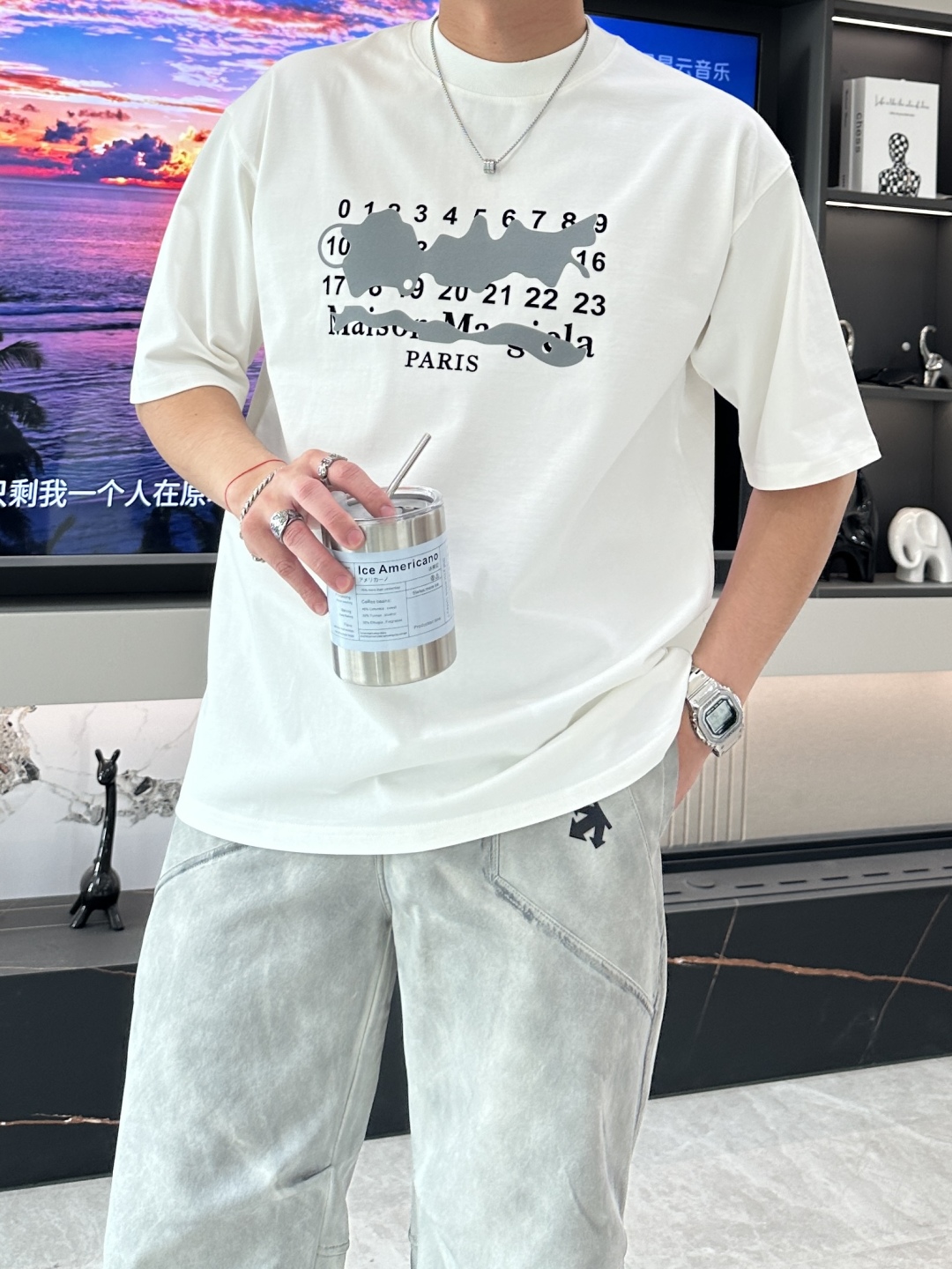 
马吉拉
2025春夏款/官网同步
面料采用纯棉精梳棉面料，上身版型超正！日常百搭，衣橱必备单品！☄️
