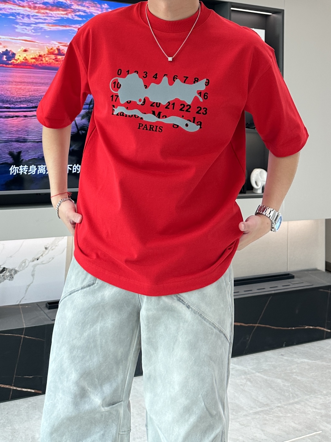 
马吉拉
2025春夏款/官网同步
面料采用纯棉精梳棉面料，上身版型超正！日常百搭，衣橱必备单品！☄️
