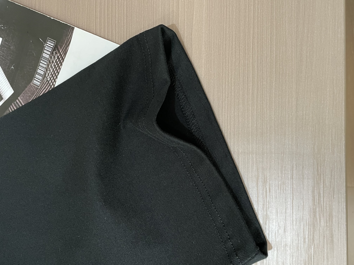 
马吉拉
2025春夏款/官网同步
面料采用纯棉精梳棉面料，上身版型超正！日常百搭，衣橱必备单品！☄️
