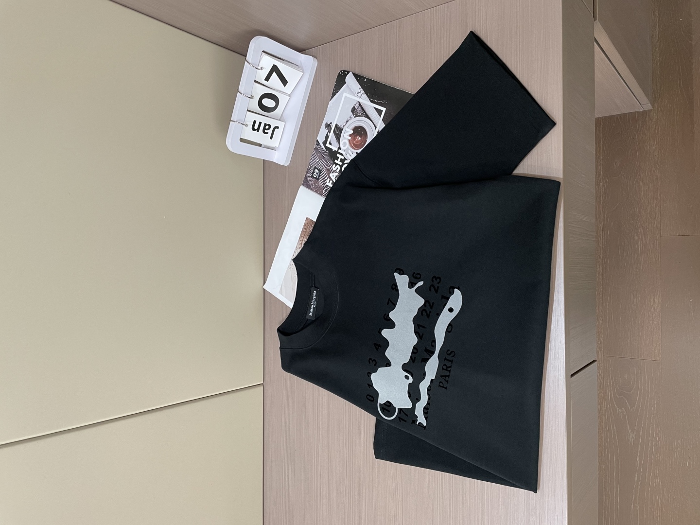
马吉拉
2025春夏款/官网同步
面料采用纯棉精梳棉面料，上身版型超正！日常百搭，衣橱必备单品！☄️
