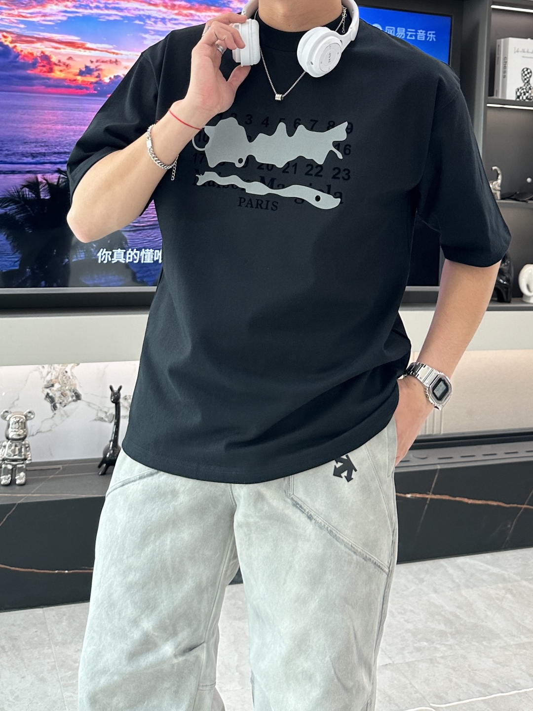 
马吉拉
2025春夏款/官网同步
面料采用纯棉精梳棉面料，上身版型超正！日常百搭，衣橱必备单品！☄️
