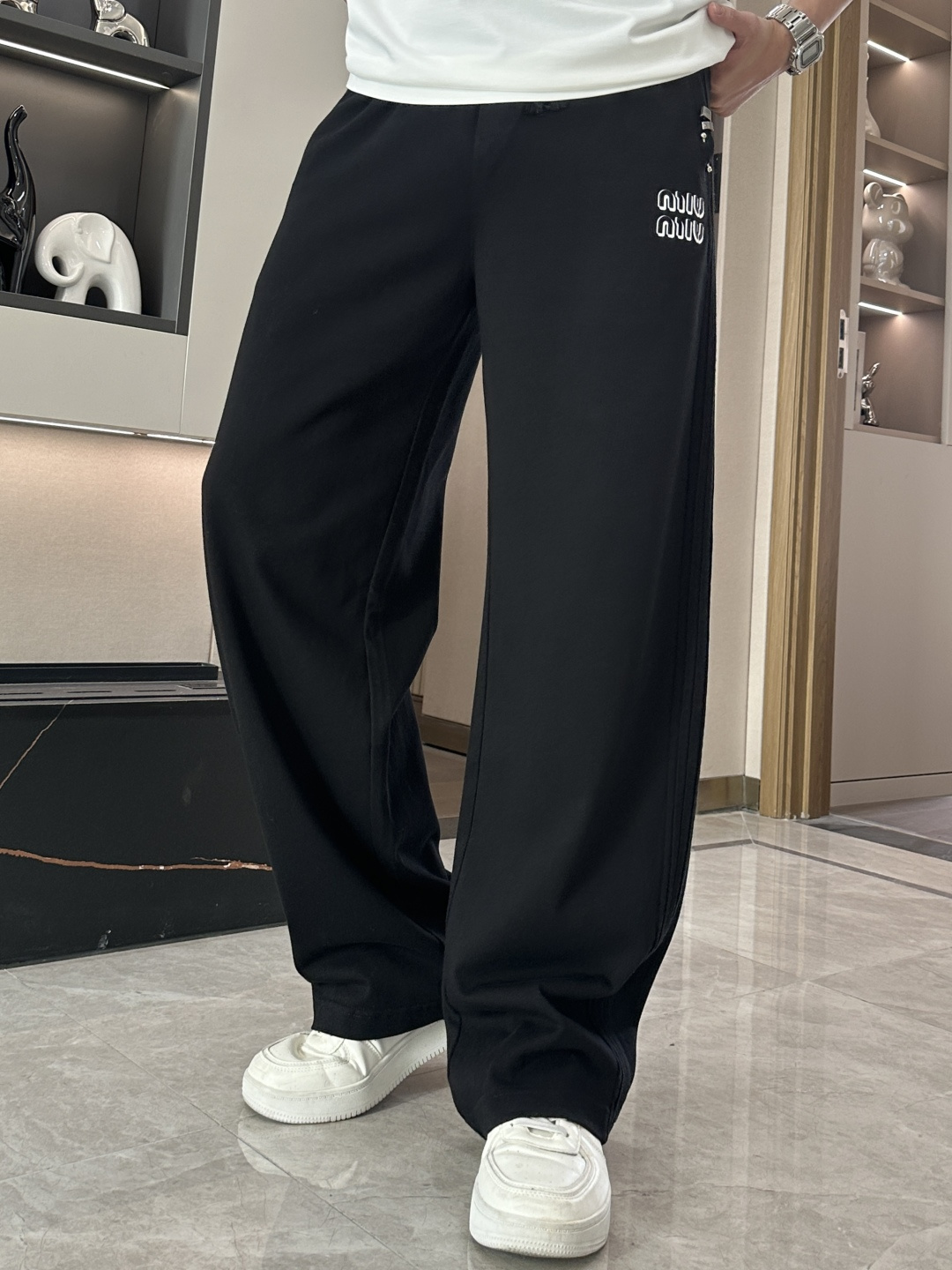 NO:126475,miu miu. Overseas company order, original 1.1 top replica, invincible fabric, impeccable detail workmanship, very comfortable to wear intimate body, rare good product!  Highly recommended version!  Size M-XXL, miumiu,alexander wang19860909miu miu. 海外公司订单,原版1.1顶级复刻,面料无敌,细节做工无可挑剔,贴身穿非常舒适,难得的好货！强烈推荐款！ 尺码M-XXL,,miumiu,alexander wang,Men's clothing