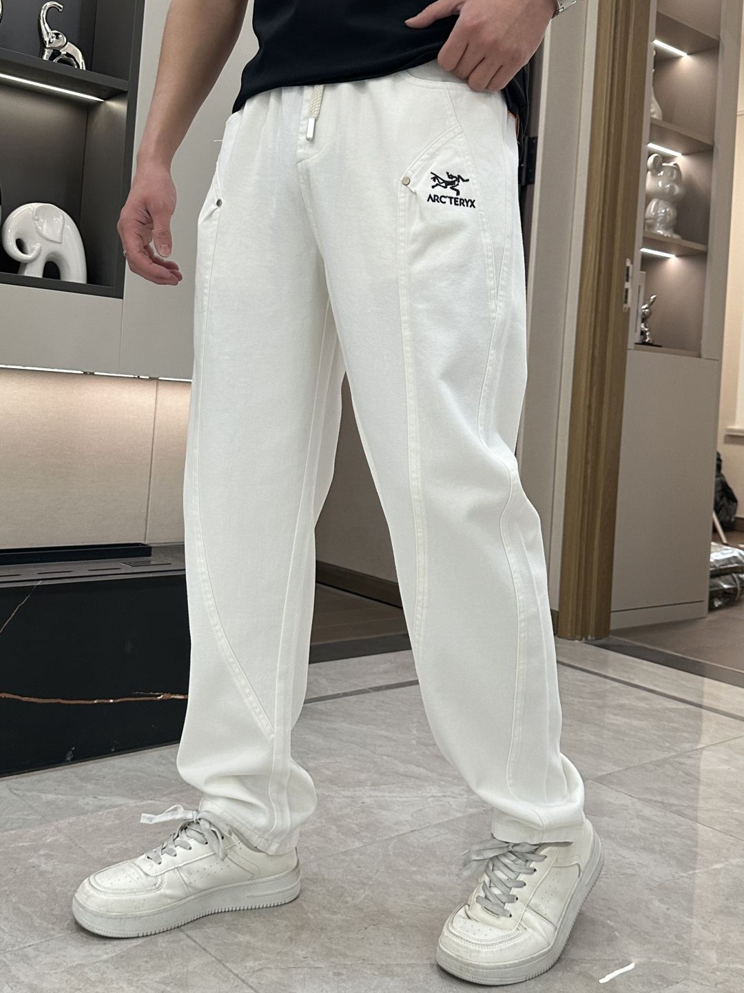 NO:130280,Archaeoptera Bird Spring and Summer 2025 Latest casual pants, customized fabric, soft and sweat-resistant, extremely comfortable. The upper body is very comfortable, original auxiliary materials details. The upper body is sports and casual, and it is essential for leisure and traveling. Size 28-36, arc'teryx, alexander wang19860909始祖鸟 2025春夏 最新款休闲裤,订制面料 柔软排汗,舒适度极高.上身非常舒爽,原版辅料细节.上身运动休闲时尚,出街休闲、外出旅游必备. 尺码28-36,arc'teryx,alexander wang,Men's clothing