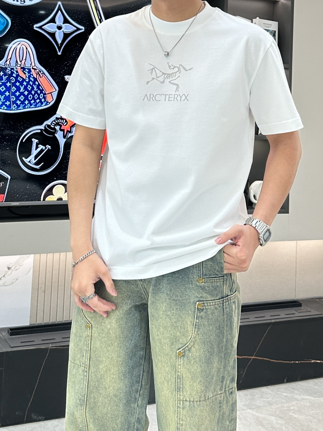 NO:123364,Archaeoptera Bird 2025 spring and summer new product, with a specific original version of 300 double-stranded cotton plain fabric, with wide upper body and good comfort, casually matched with the outside and the inner one, the same style as men and women. Size s-XXL, arc'teryx, alexander wang19860909始祖鸟 2025春夏新品,优选特定原版开发300支双股精棉平纹面料,上身挺阔舒适度佳,外穿内搭随意搭配,男女同款 尺码s-XXL,arc'teryx,alexander wang,Men's clothing