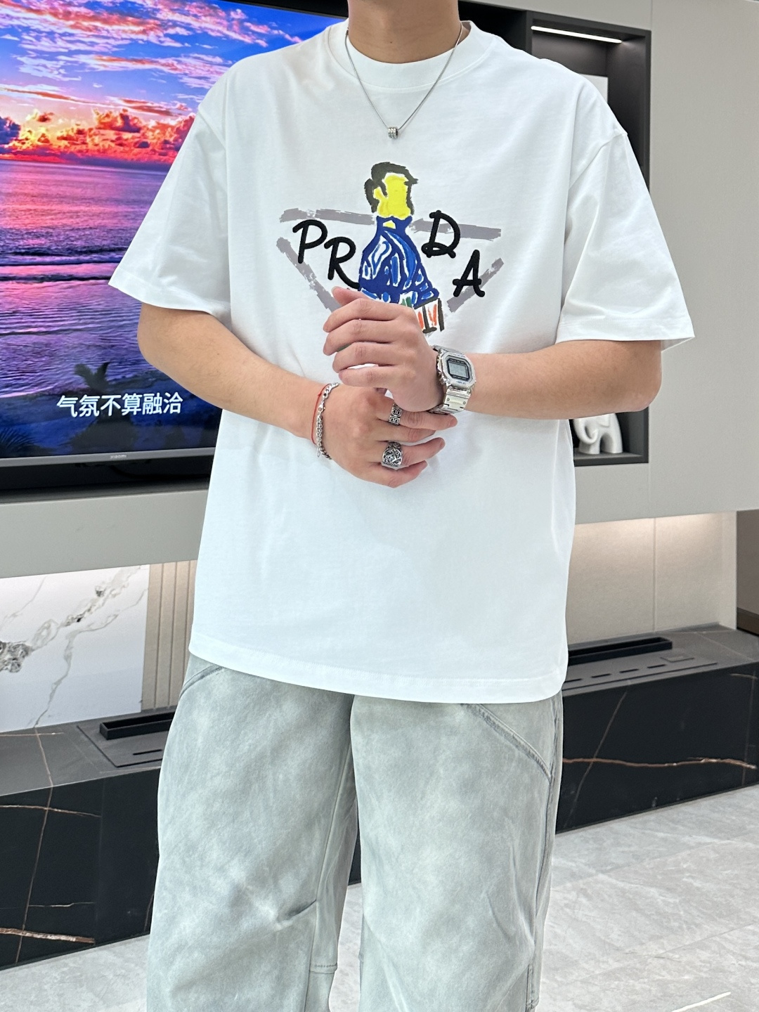 NO:123358,Prada 2025 spring and summer new product, preferred specific original development double-strand cotton plain fabric, with wide upper body and good comfort, casual matching of the outside and the inner style, a must-have for men and women in summer Size M-XXL, prada, alexander wang19860909Prada 2025春夏新品,优选特定原版开发双股精棉平纹面料,上身挺阔舒适度佳,外穿内搭随意搭配,男女同款夏日必备 尺码M-XXL,,prada,alexander wang,Men's clothing