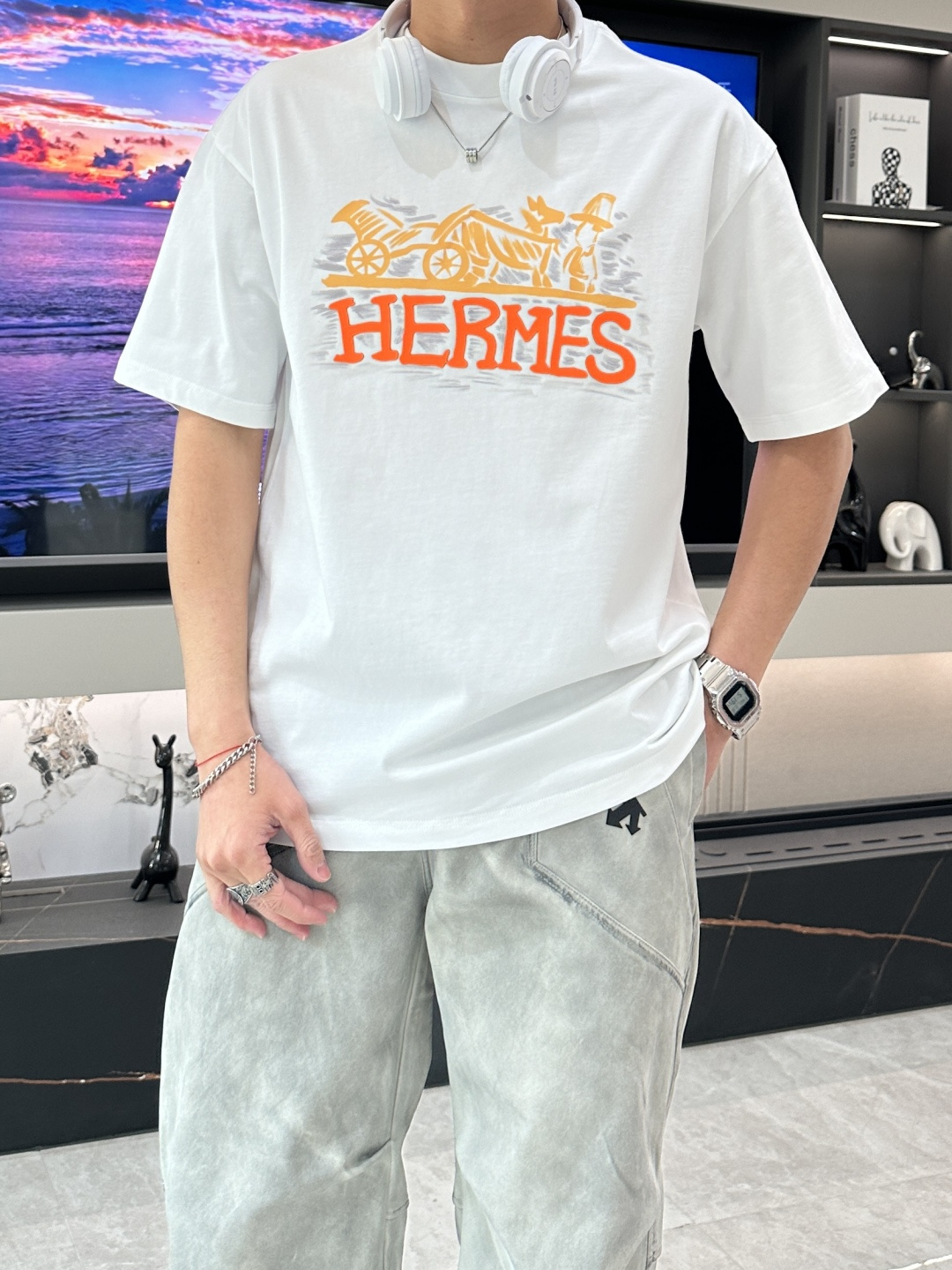 NO:123359,H 2025 spring and summer new product, special original development double-strand cotton plain fabric, wide upper body and comfortable, casually matched with the outside and the inner style, a must-have for men and women in summer Size M-XXL,,alexander wang19860909H 2025春夏新品,优选特定原版开发双股精棉平纹面料,上身挺阔舒适度佳,外穿内搭随意搭配,男女同款夏日必备 尺码M-XXL,,alexander wang,Men's clothing