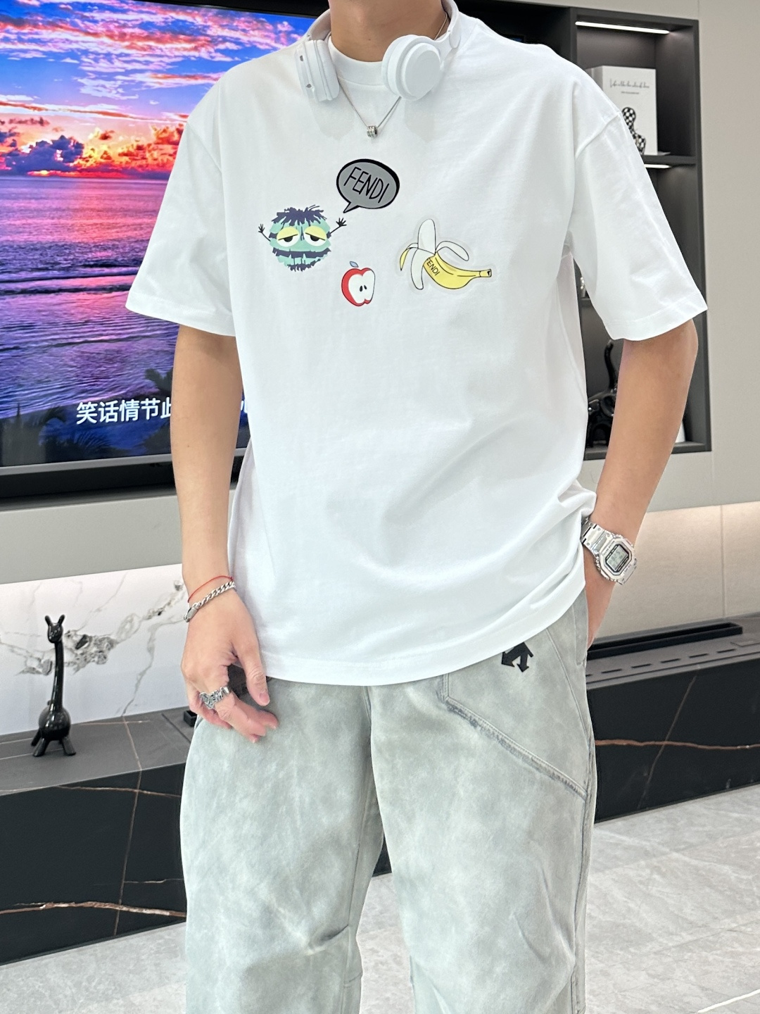 NO:123361,FD 2025 spring and summer new product, preferred specific original development double-strand cotton plain fabric, with wide upper body and good comfort, casually matched with the outside and the inner style, a must-have for men and women in summer Size M-XXL,,alexander wang19860909FD 2025春夏新品,优选特定原版开发双股精棉平纹面料,上身挺阔舒适度佳,外穿内搭随意搭配,男女同款夏日必备 尺码M-XXL,,alexander wang,Men's clothing