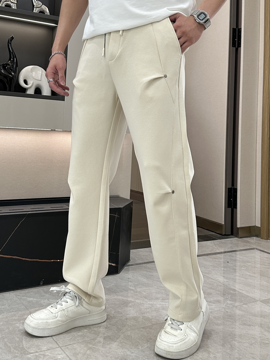 Zenium: Miumiu Men’s Leisure Pants Series, Perfect Design for Fashionable Everyday Comfort - 图片 1