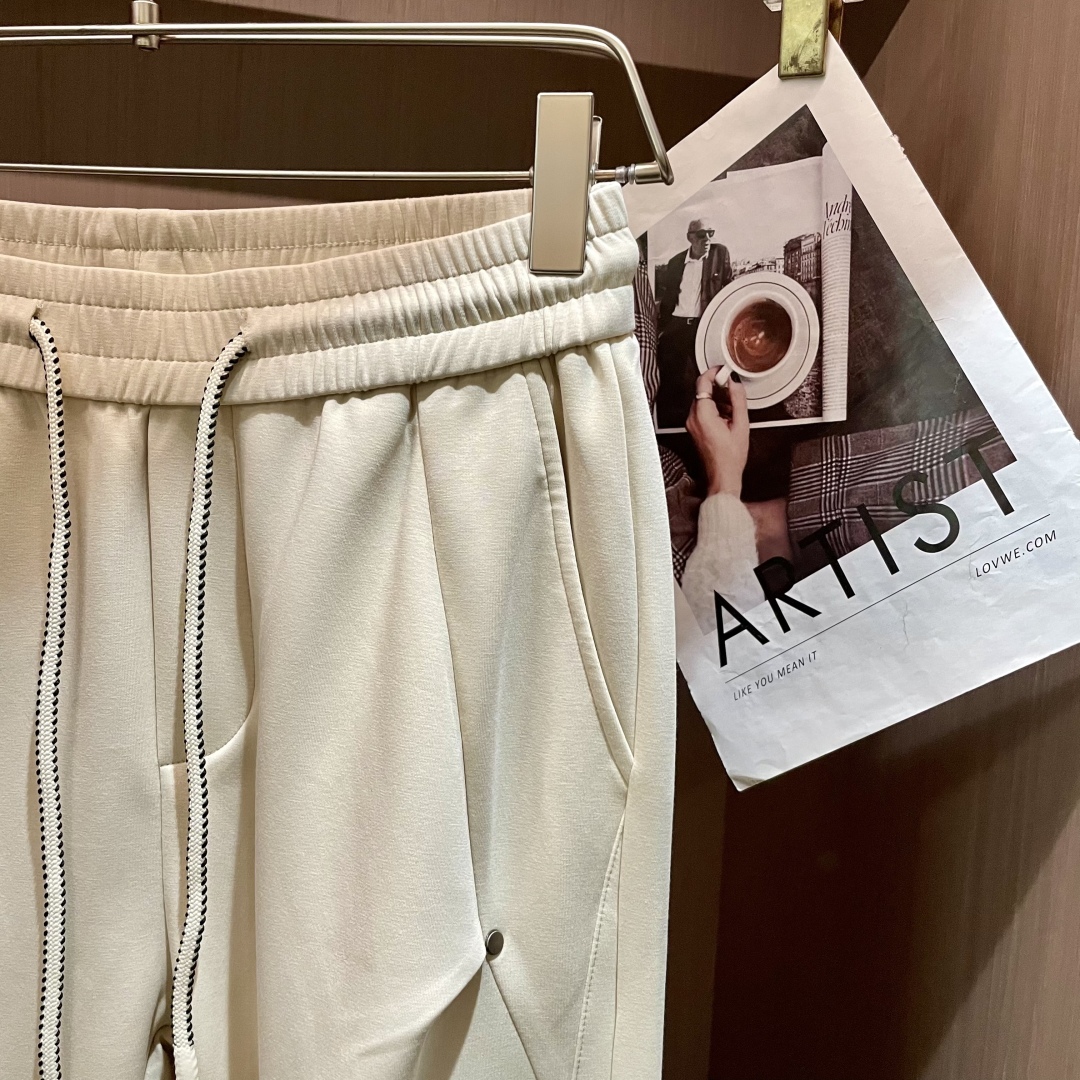 Zenium: Miumiu Men’s Leisure Pants Series, Perfect Design for Fashionable Everyday Comfort - 图片 6