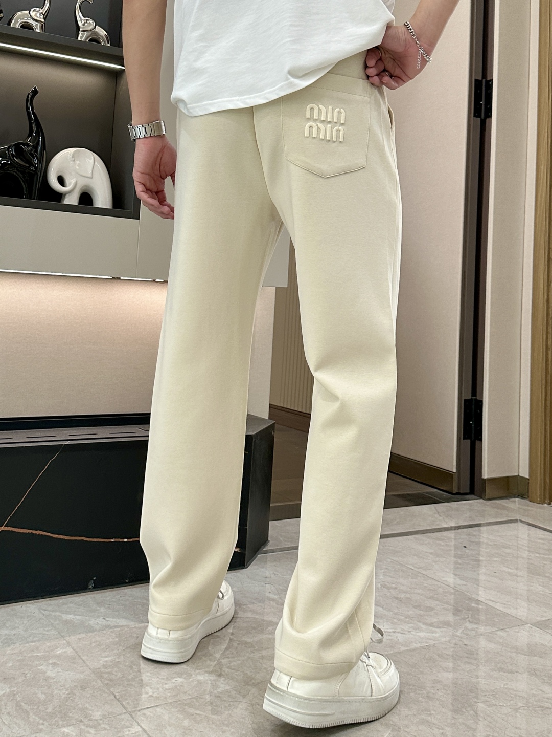 Zenium: Miumiu Men’s Leisure Pants Series, Perfect Design for Fashionable Everyday Comfort - 图片 2