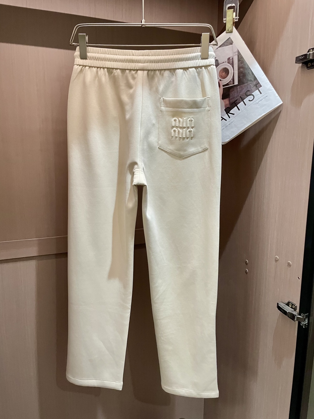 Zenium: Miumiu Men’s Leisure Pants Series, Perfect Design for Fashionable Everyday Comfort - 图片 7