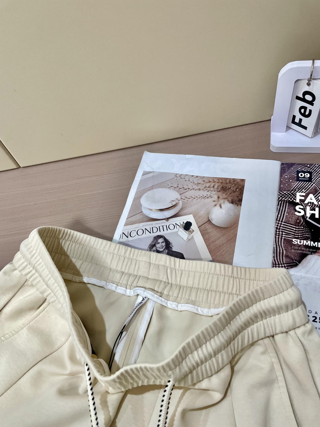 Zenium: Miumiu Men’s Leisure Pants Series, Perfect Design for Fashionable Everyday Comfort - 图片 8