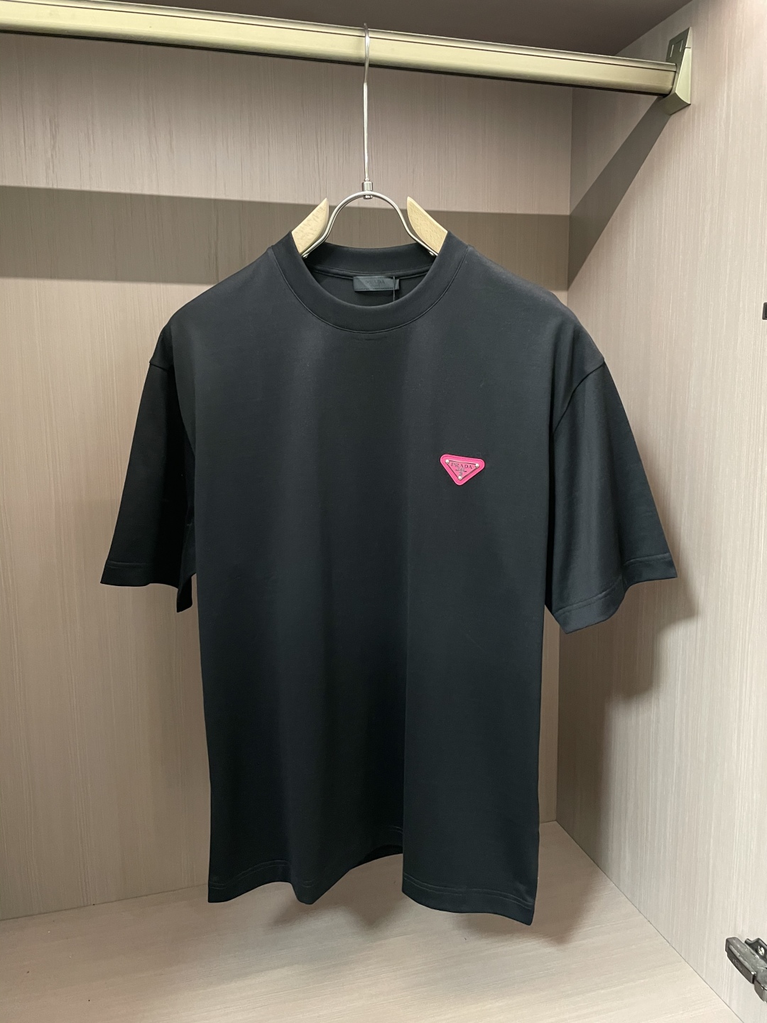 
Prad 官网同款 官网同款 官网同款⚠️
重磅推荐！2025ss夏装新品 专柜在售 最新系列图案lo