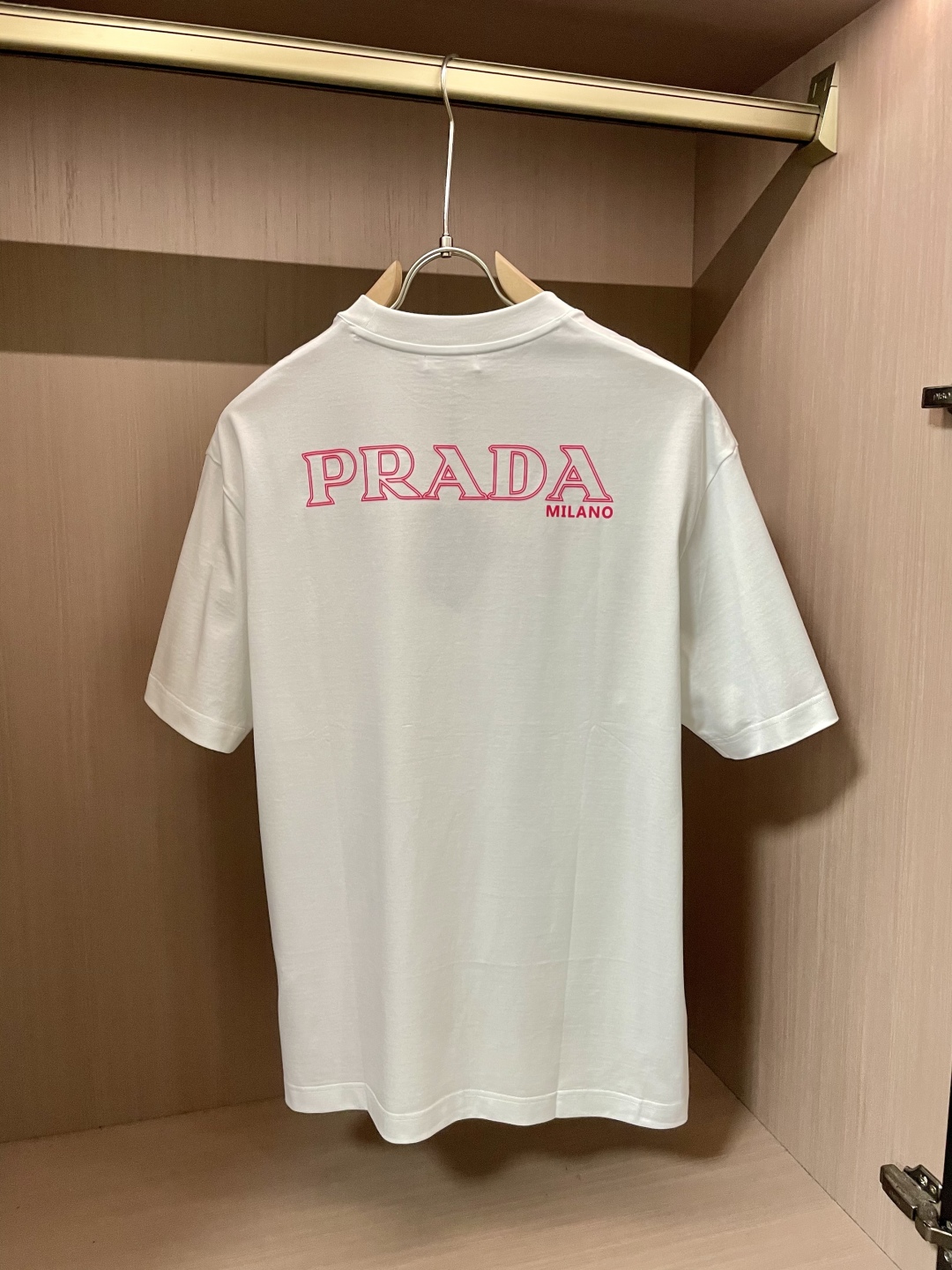 
Prad 官网同款 官网同款 官网同款⚠️
重磅推荐！2025ss夏装新品 专柜在售 最新系列图案lo