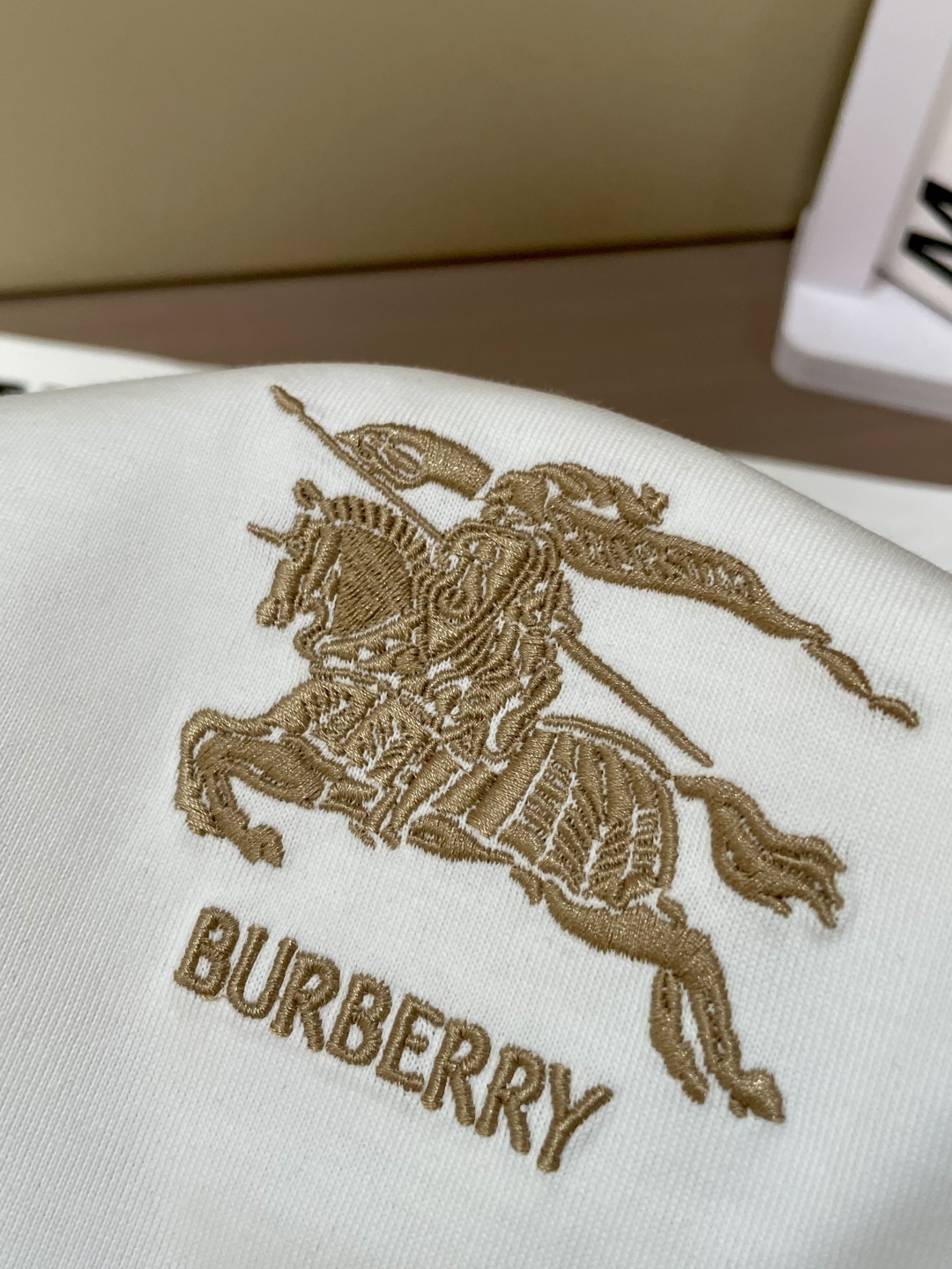 
Bur 官网同款 官网同款 官网同款⚠️
重磅推荐！2025ss夏装新品 专柜在售 最新系列图案log