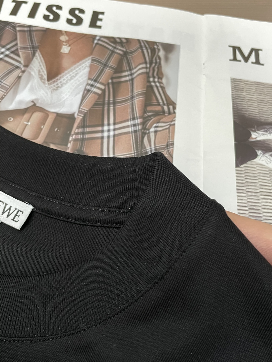 
Loewe 官网同款 官网同款 官网同款⚠️
重磅推荐！2025ss夏装新品 专柜在售 最新系列图案l
