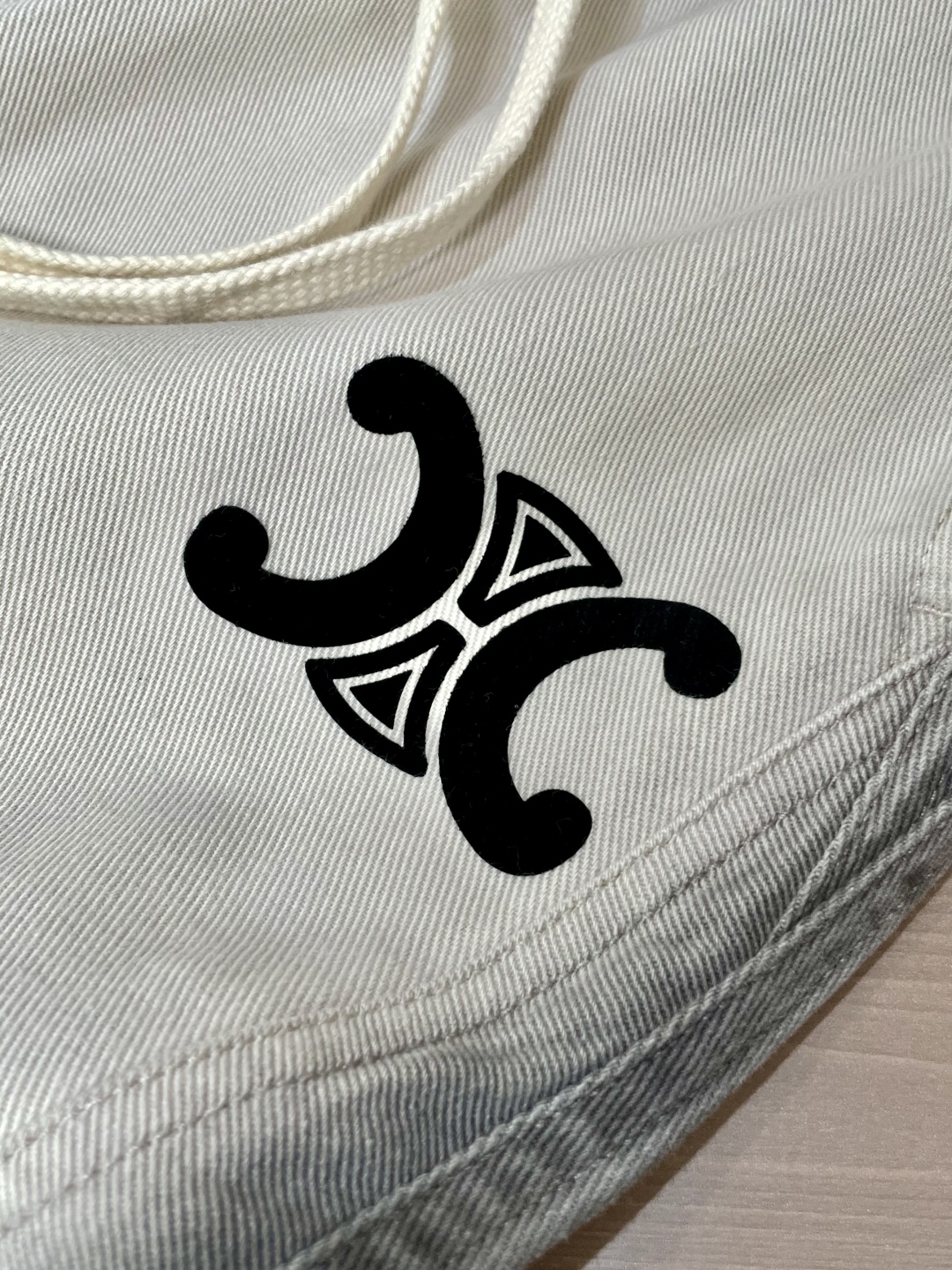 Celine, Chunch, and Summer Ready Recreational Fashion Pants with Classic Brand Logo - 图片 7